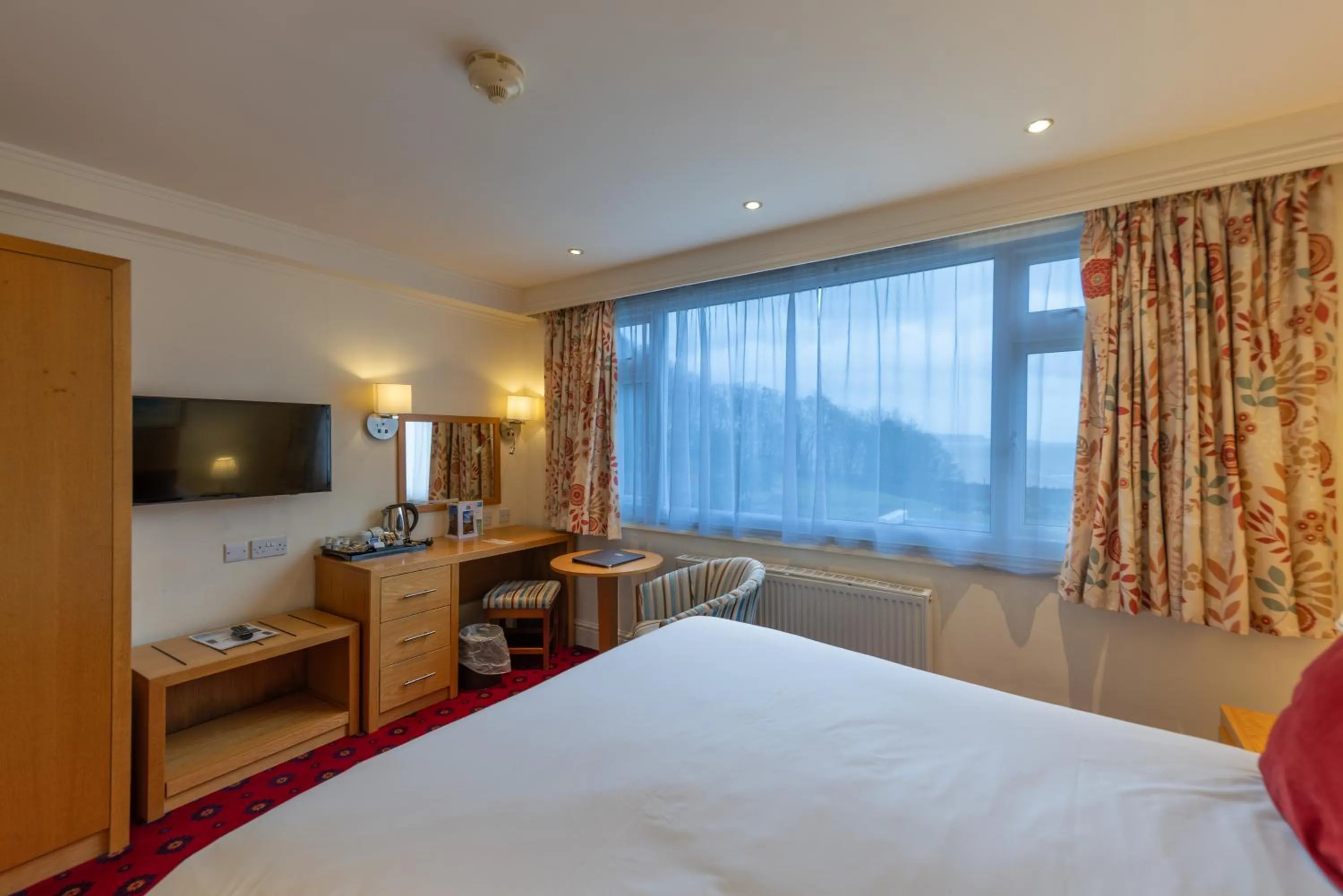 Bed in Langstone Cliff Hotel