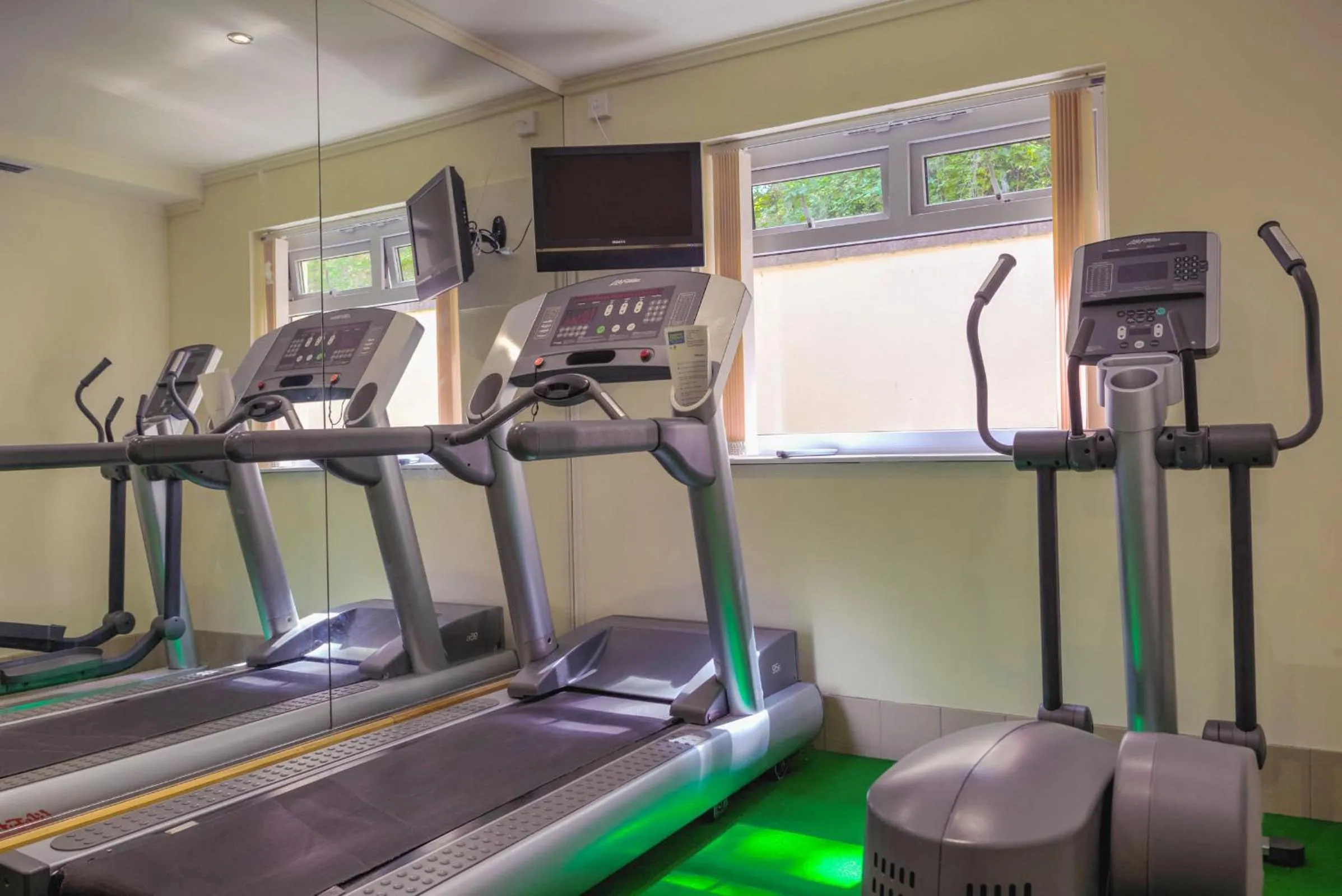 Fitness centre/facilities in Langstone Cliff Hotel