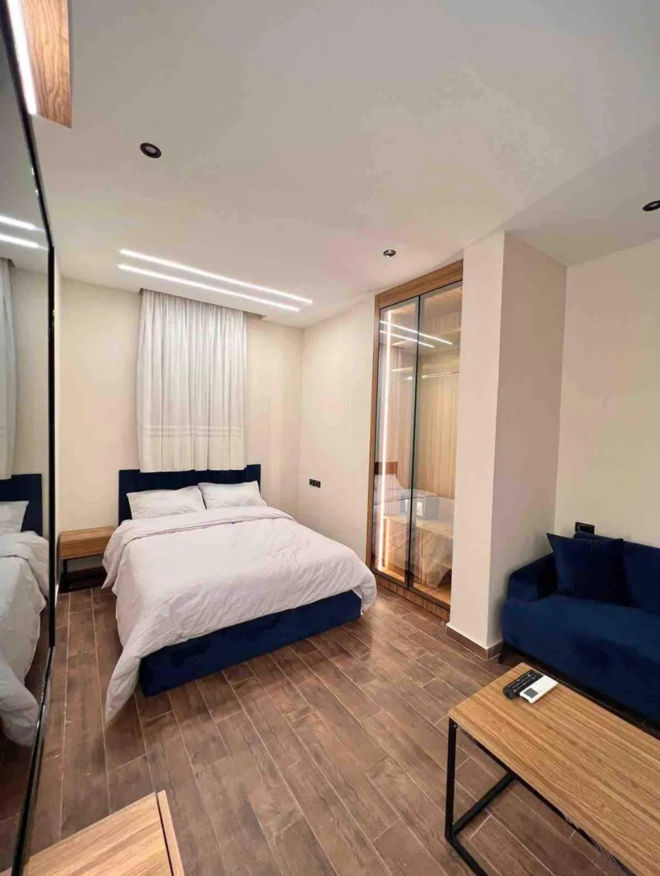 Balcony/Terrace, Bed in Elite Boutique Hotel