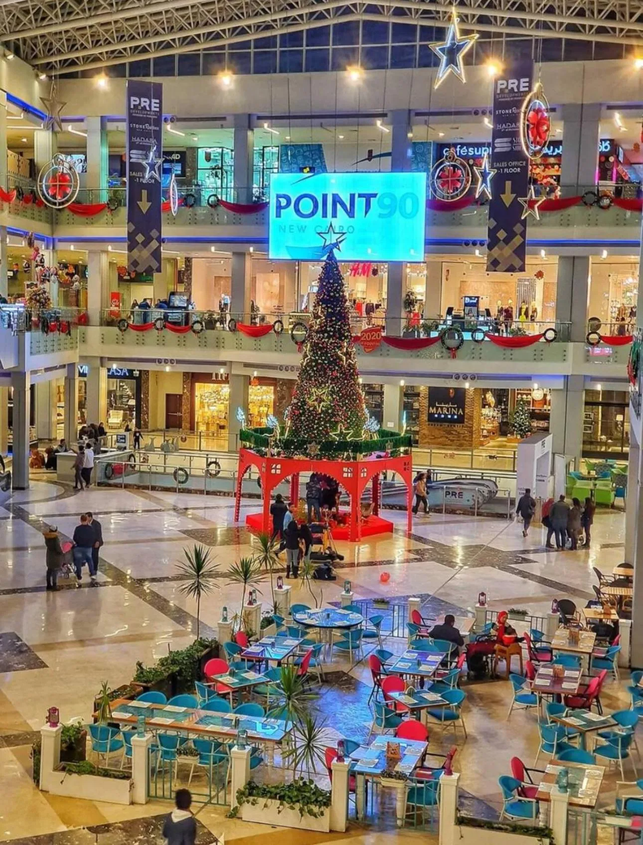 Evening entertainment in Elite Boutique Hotel