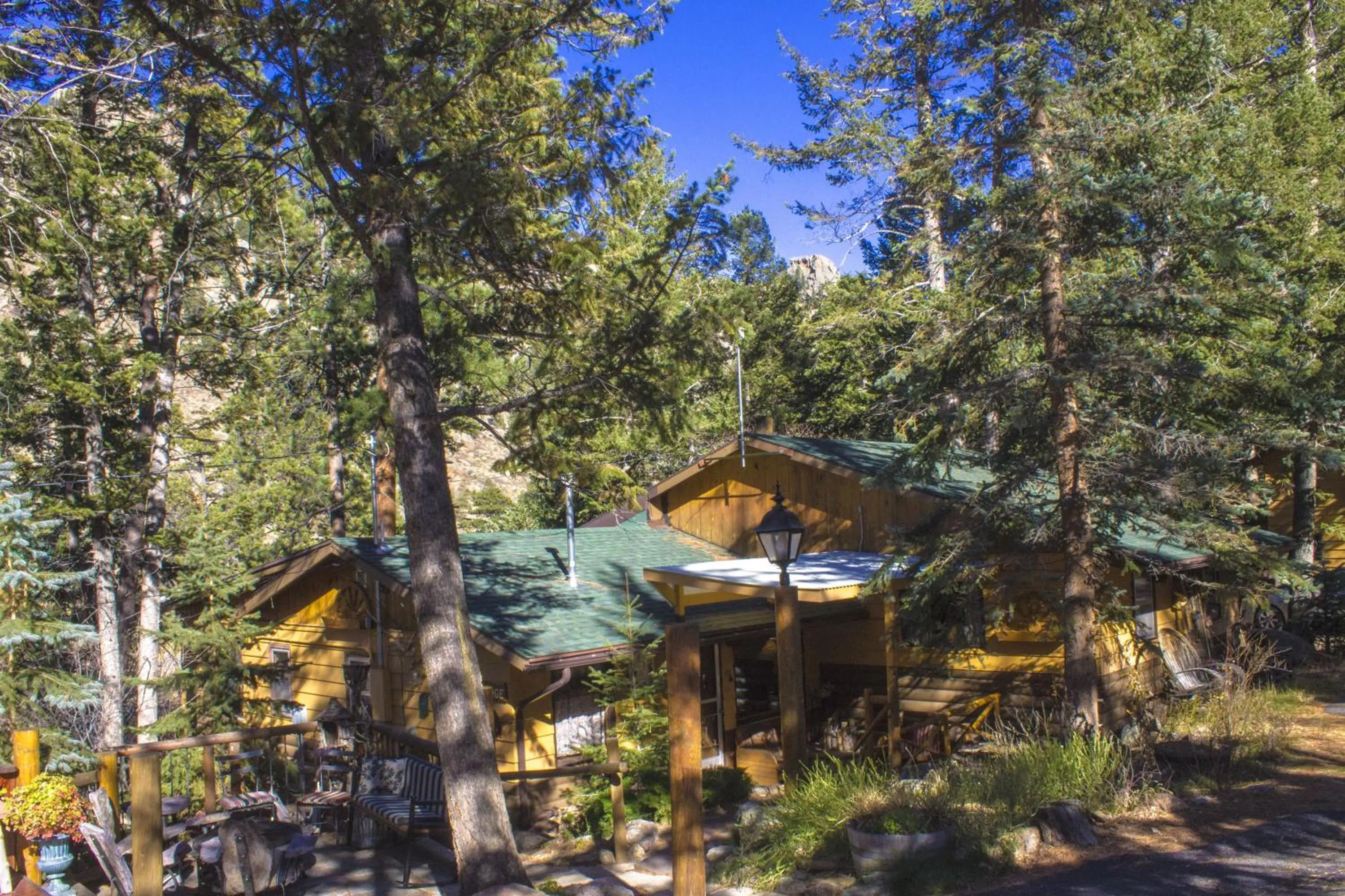 Facade/entrance in Pine Haven Resort