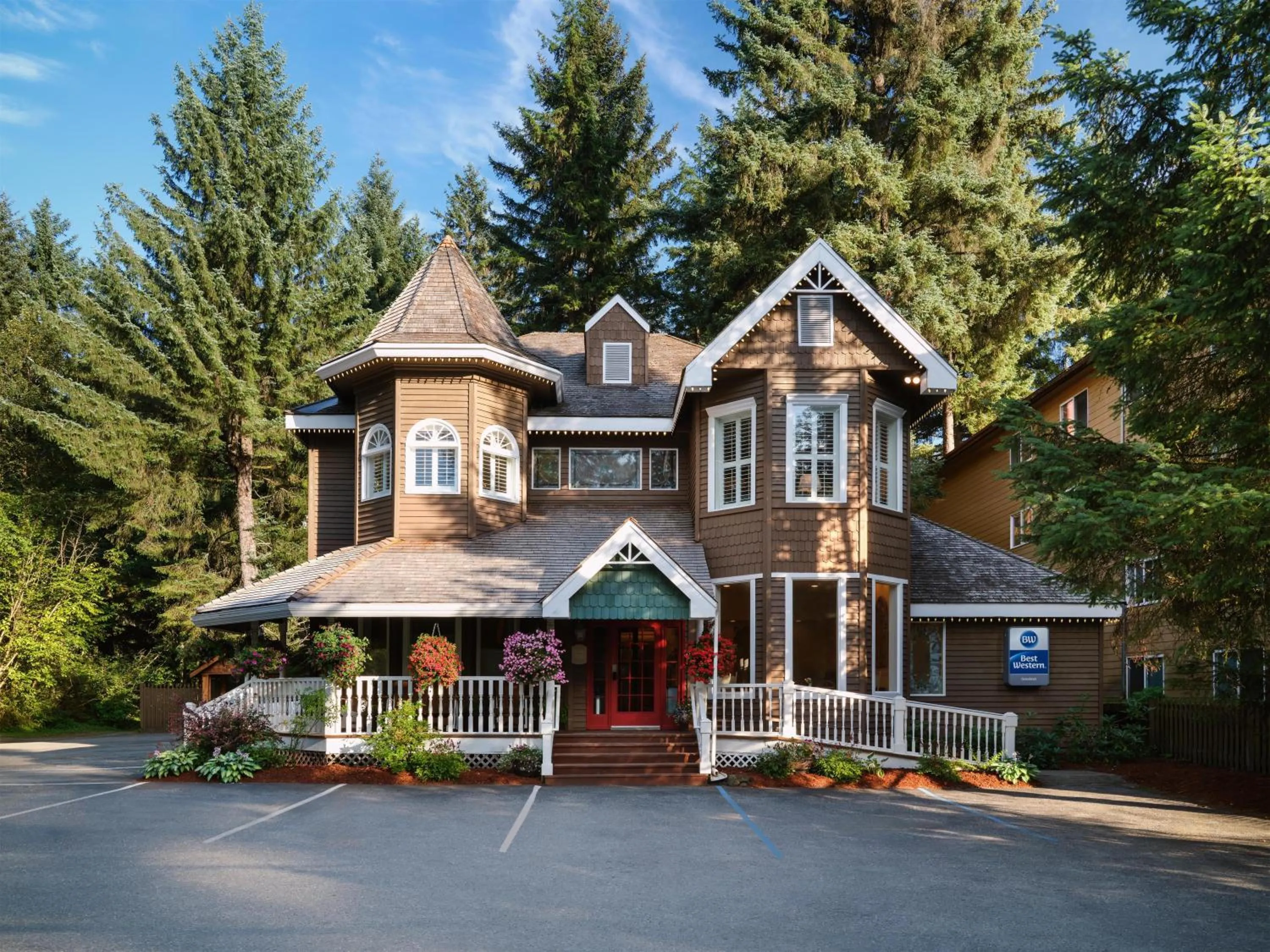 Property building in Best Western Grandma's Feather Bed