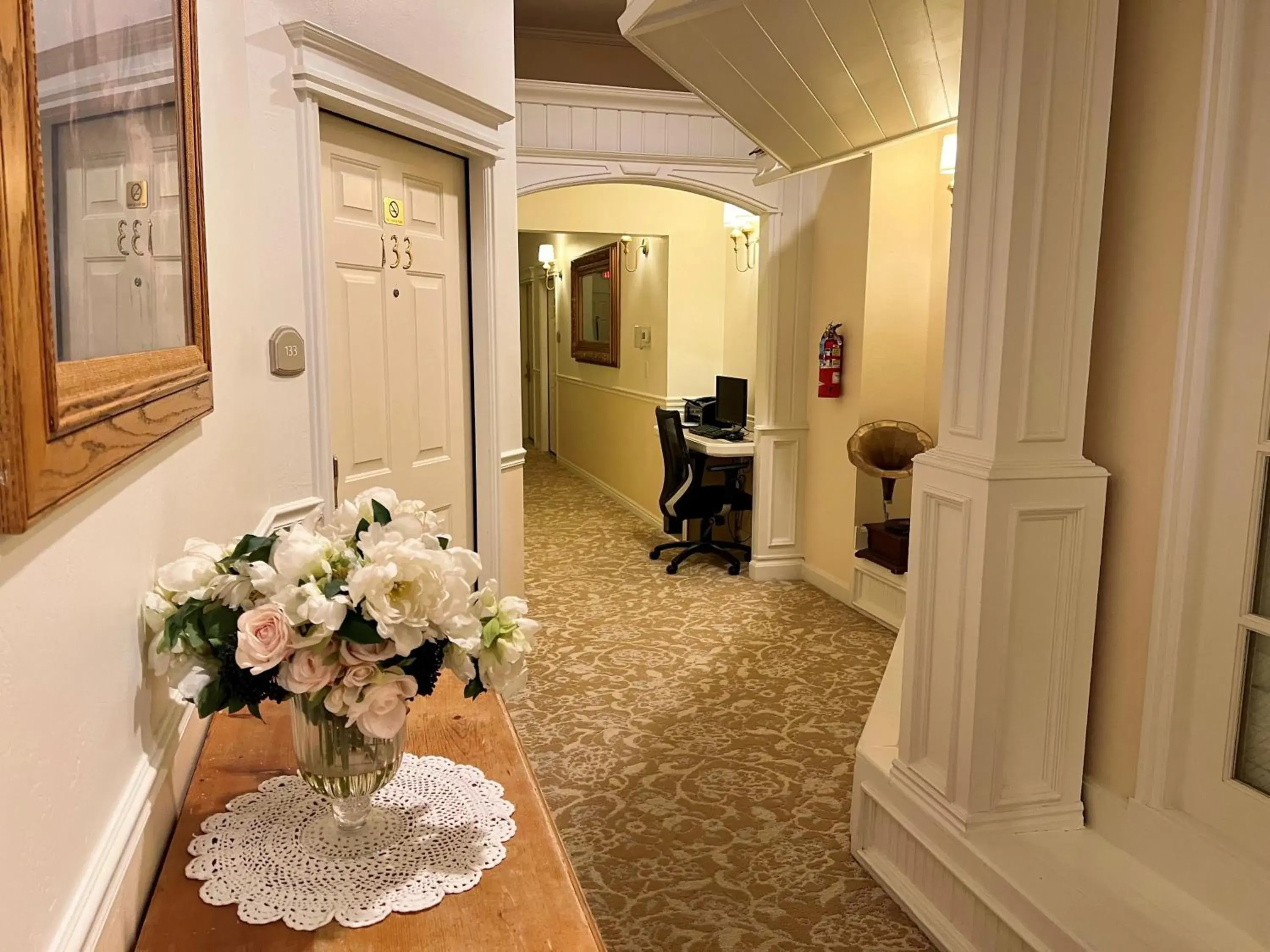 Property building in Best Western Grandma's Feather Bed Property building in Best Western Grandma's Feather Bed