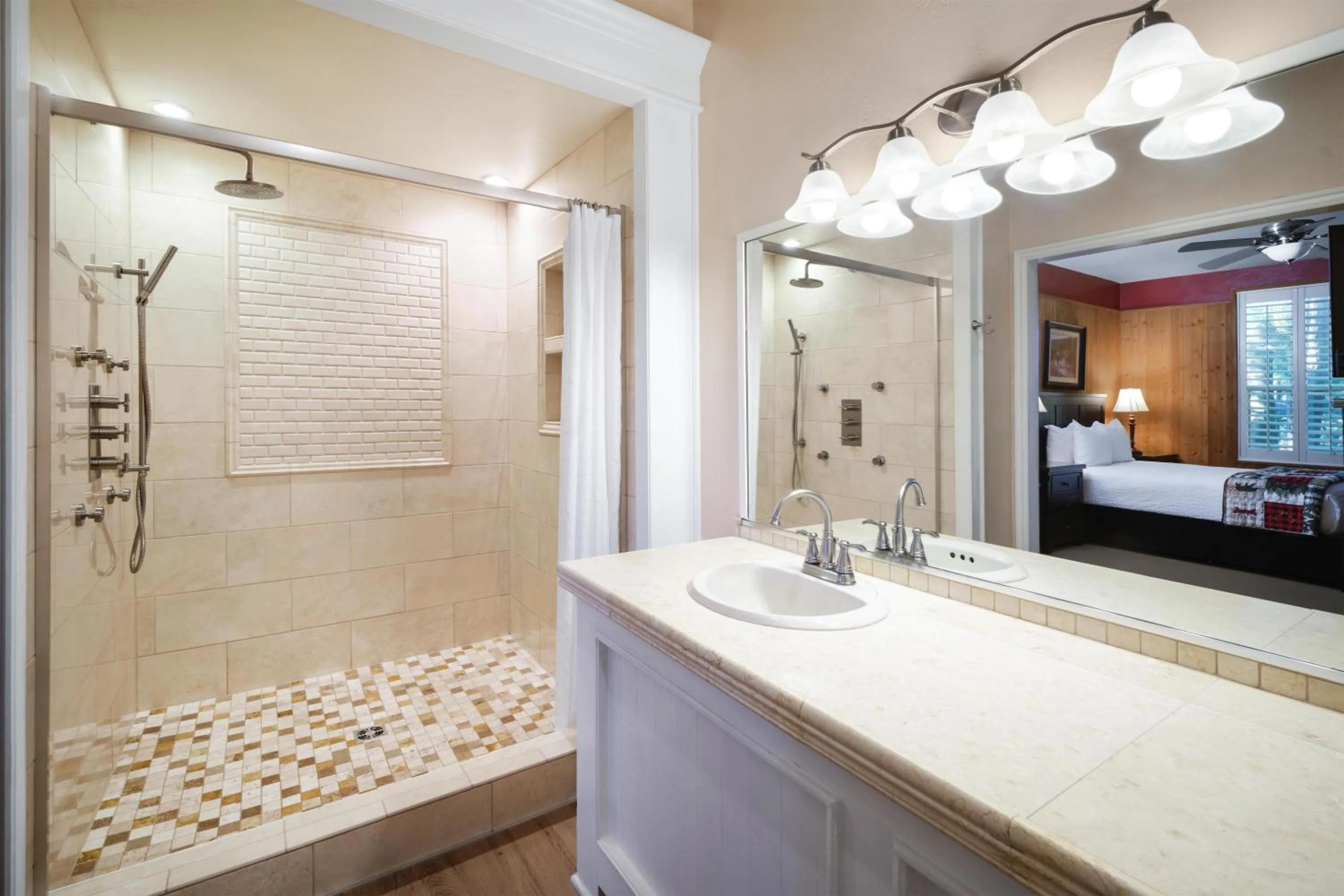 Bathroom in Best Western Grandma's Feather Bed