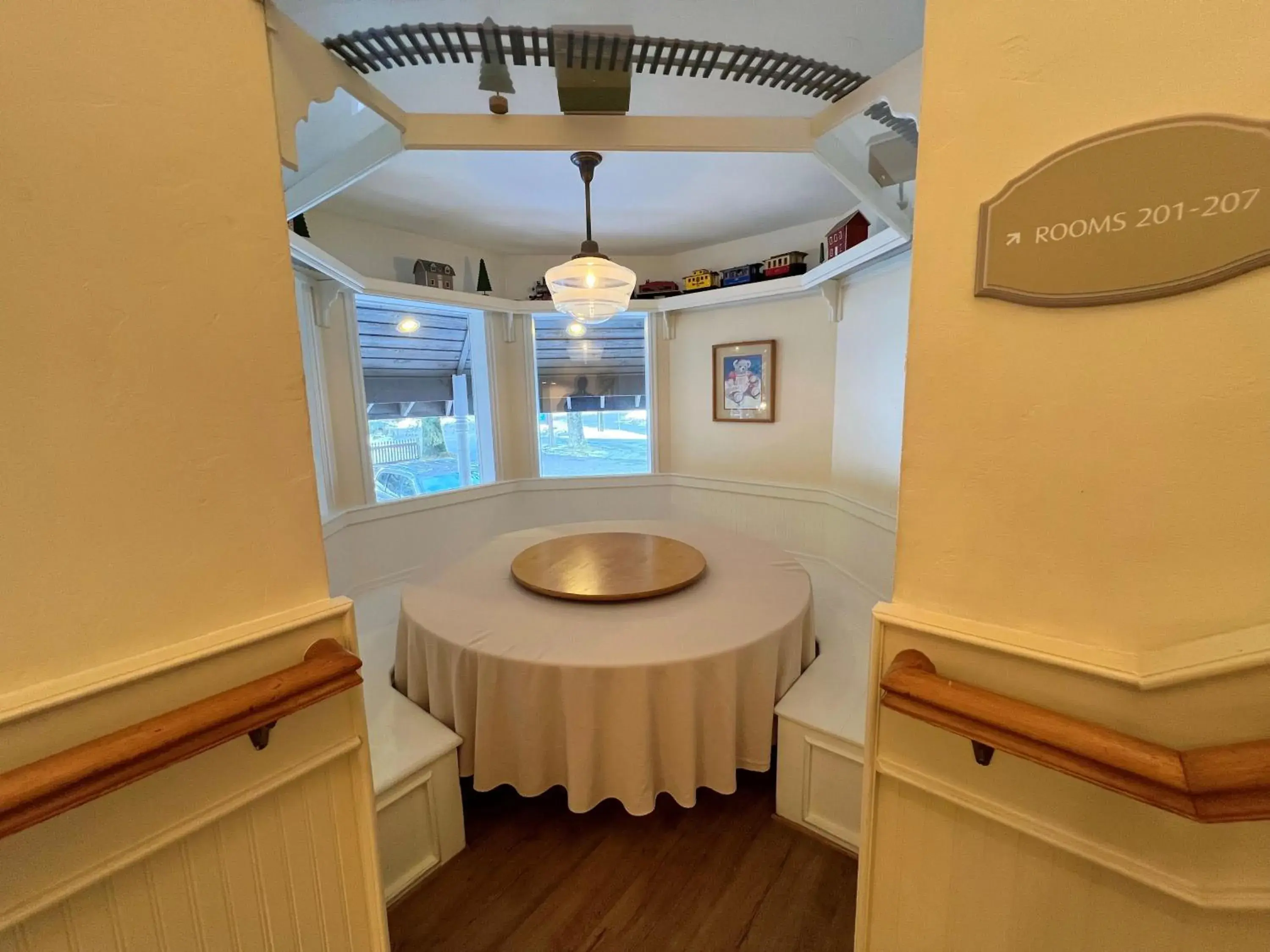 Lobby or reception in Best Western Grandma's Feather Bed Lobby or reception in Best Western Grandma's Feather Bed