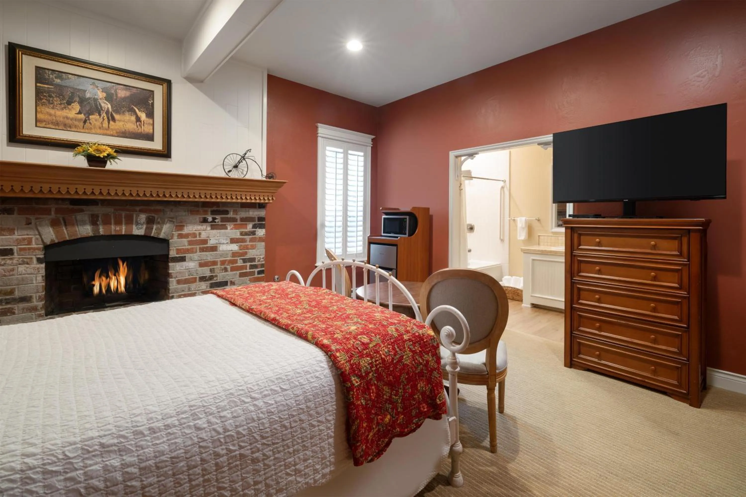 Bedroom, Bed in Best Western Grandma's Feather Bed