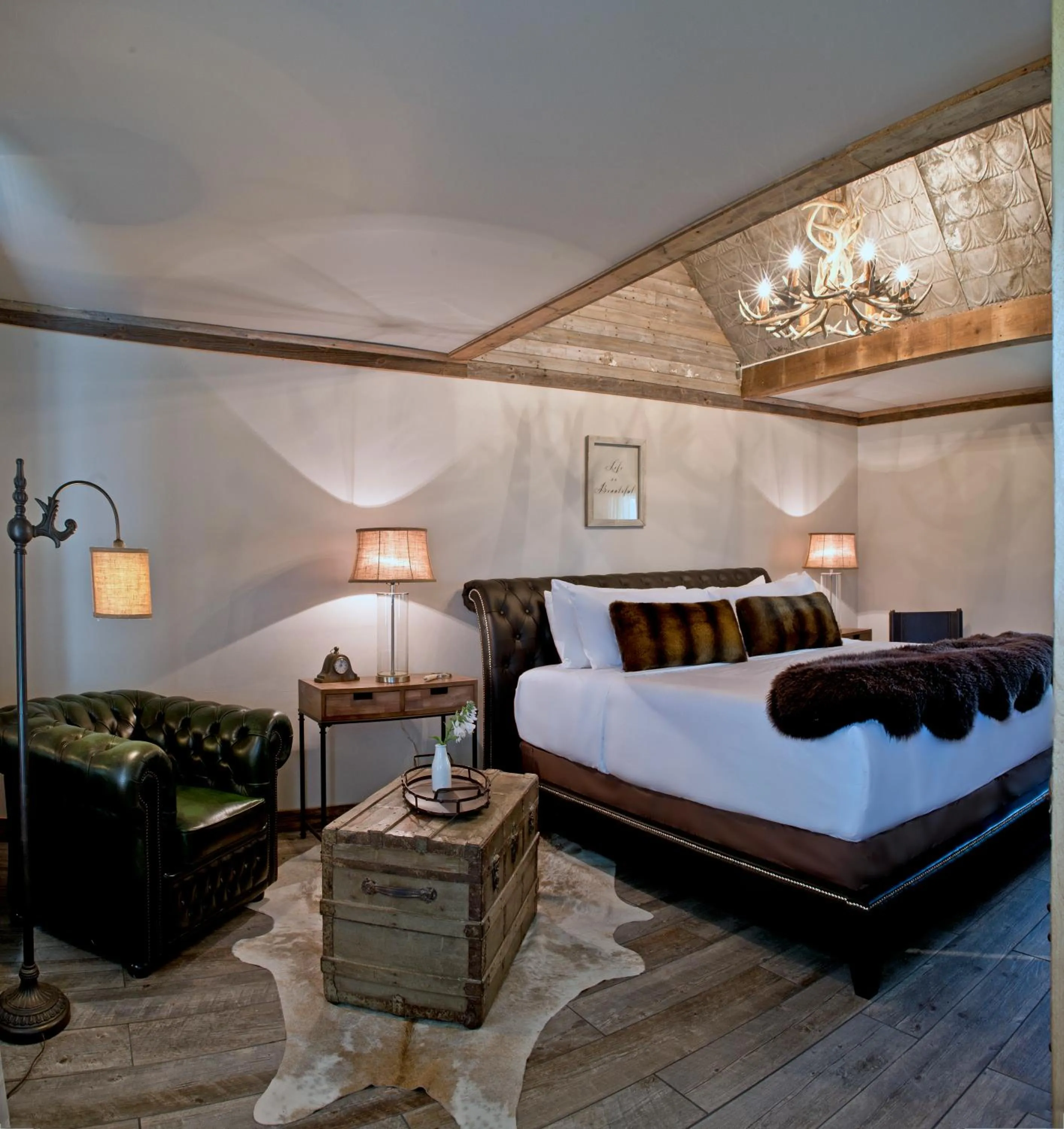 Bedroom, Bed in Maxwell Mansion Hotel