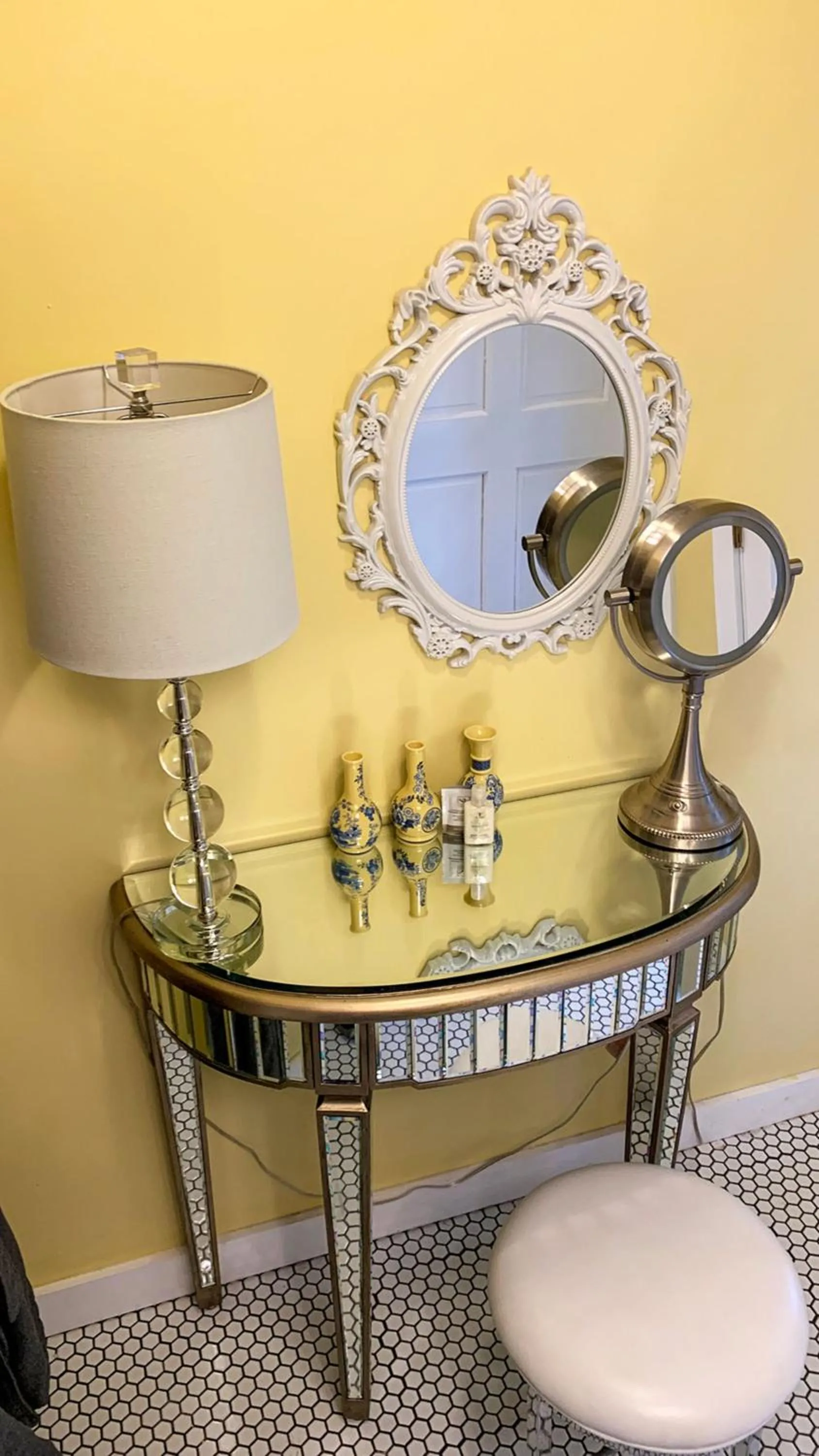 Decorative detail in Maxwell Mansion Hotel