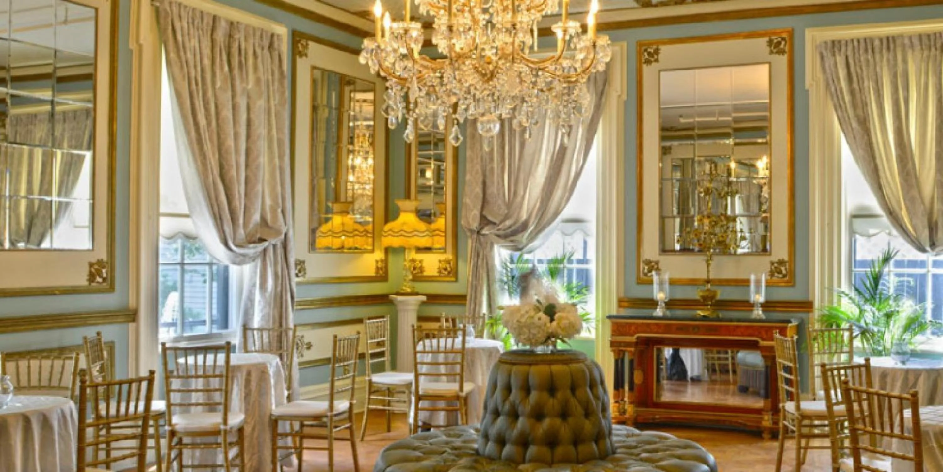 Restaurant/places to eat in Maxwell Mansion Hotel