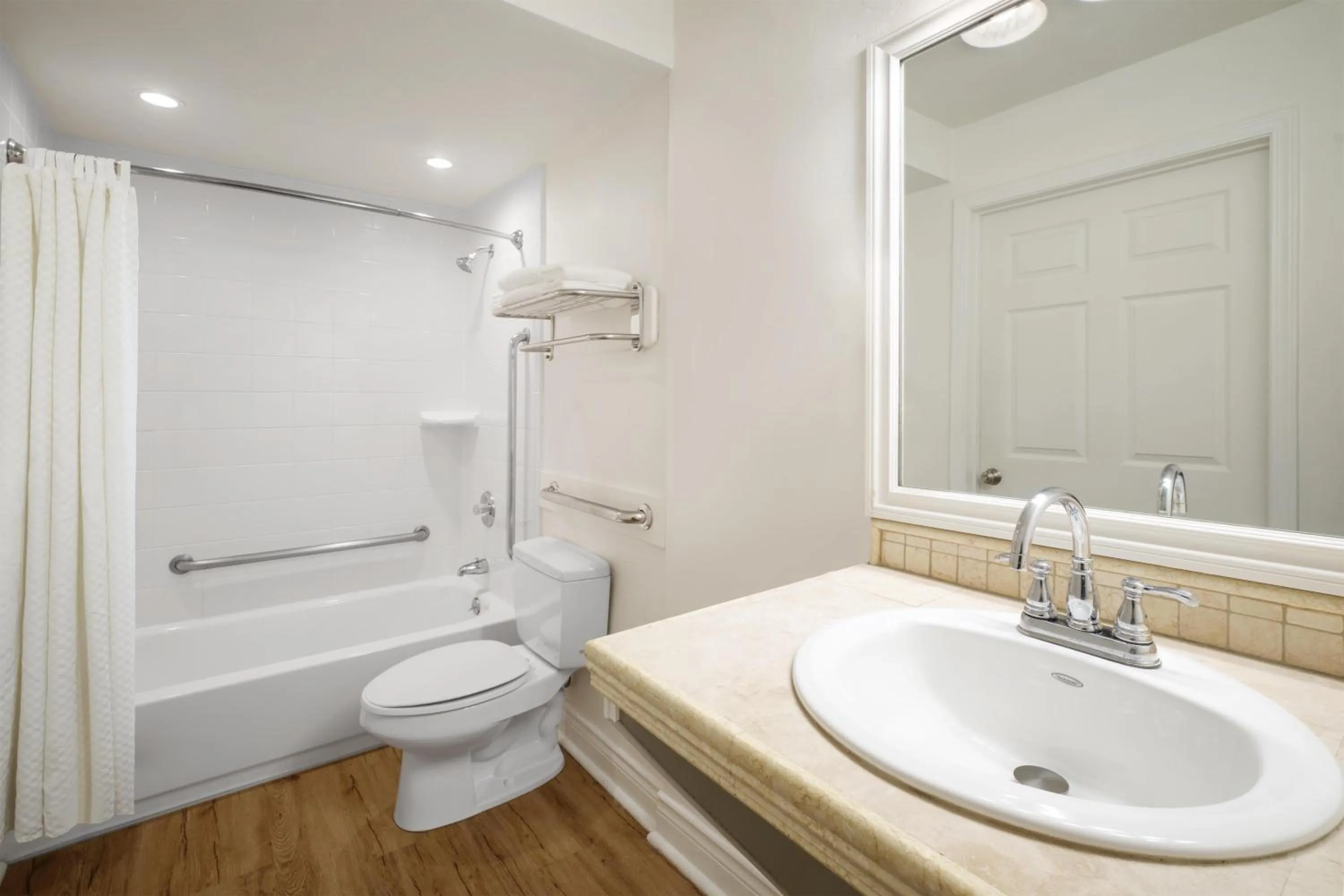 Bathroom in Best Western Country Lane Inn