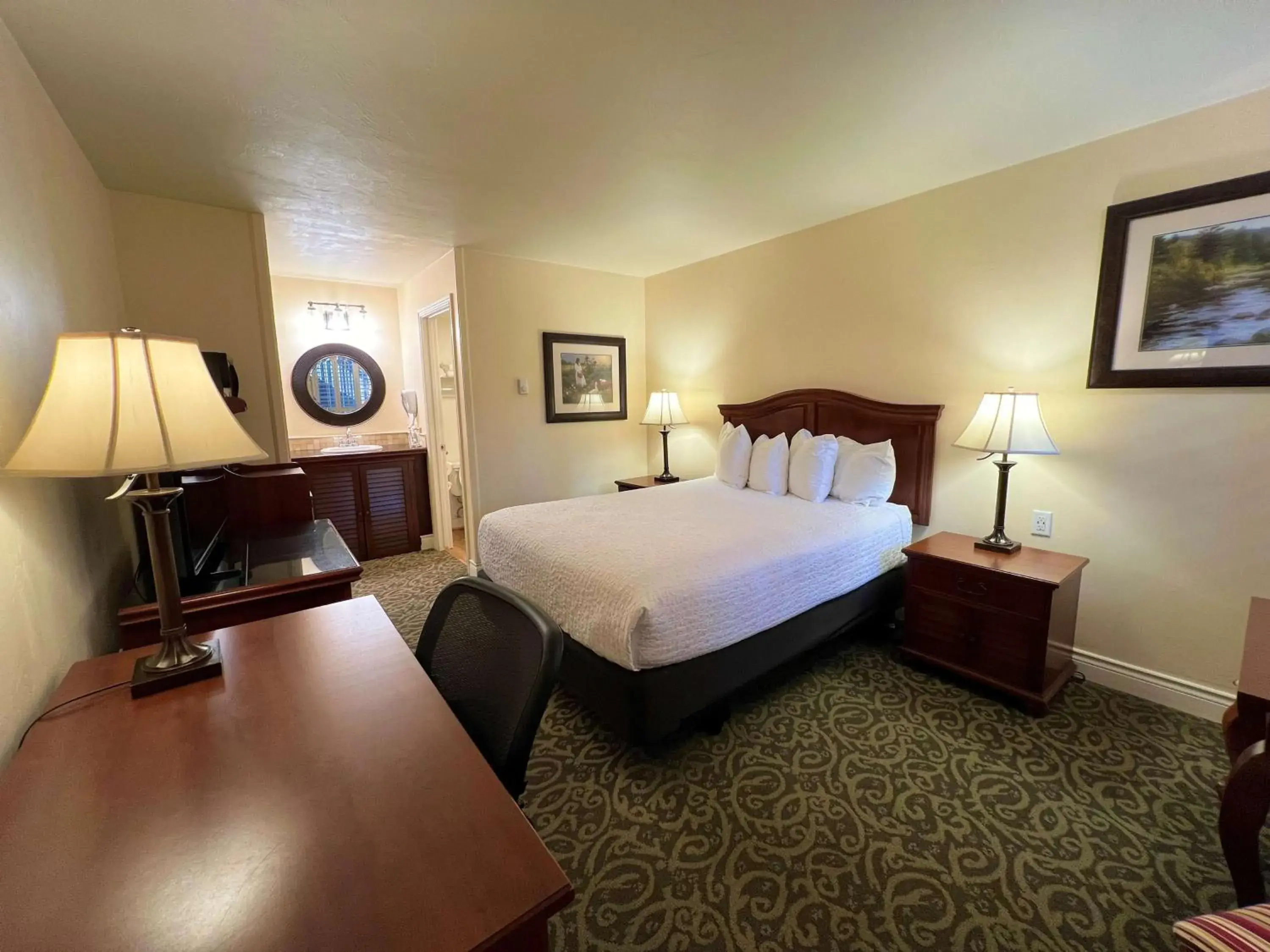 Queen Room - Non Smoking in Best Western Country Lane Inn Queen Room - Non Smoking in Best Western Country Lane Inn