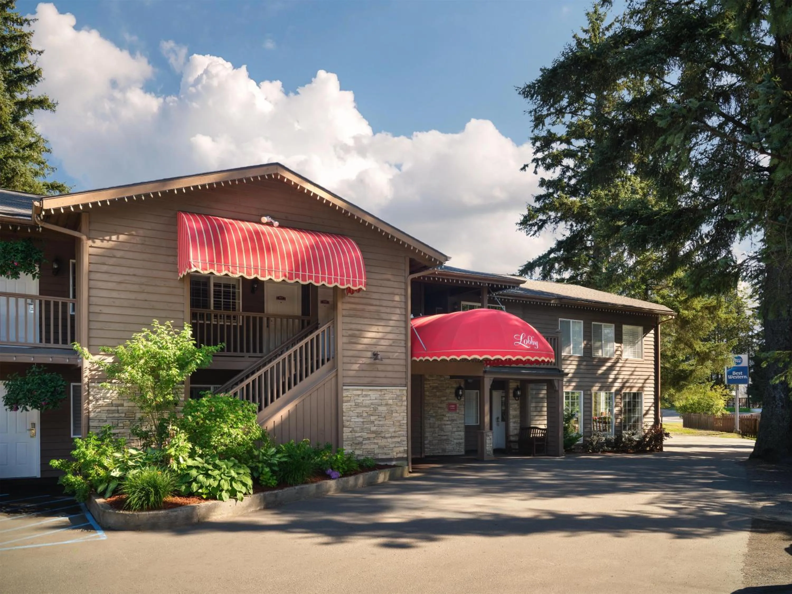 Property building in Best Western Country Lane Inn