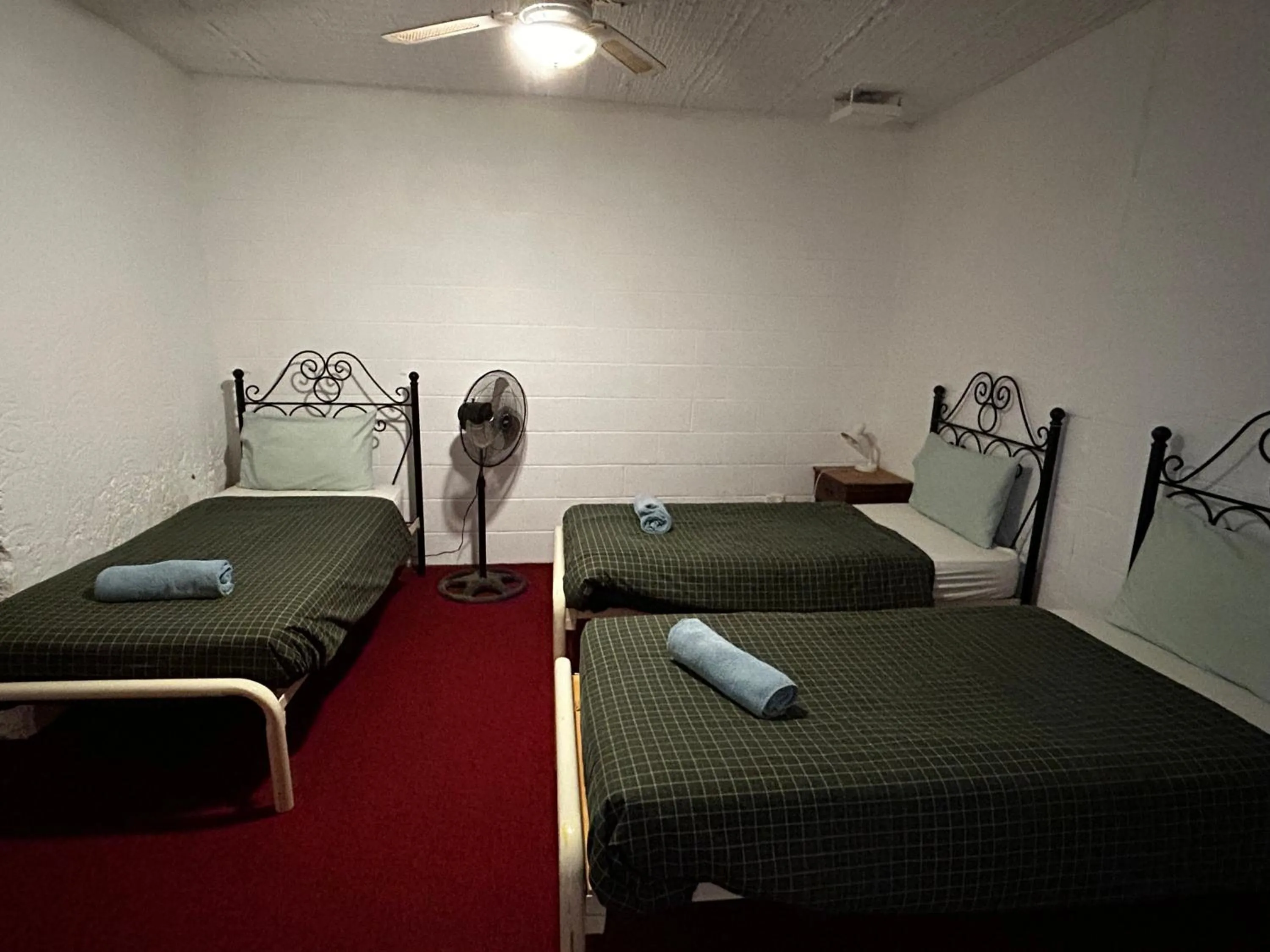 Bedroom, Bed in Desert View Apartments