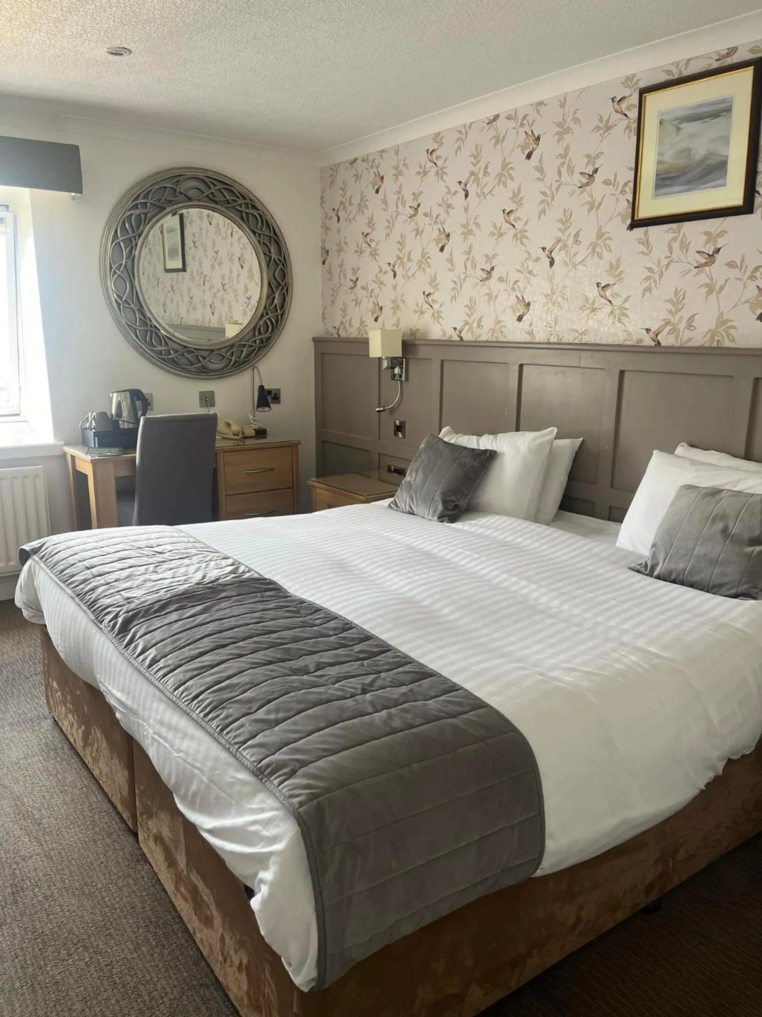 Bedroom, Bed in Royal Victoria Hotel Snowdonia