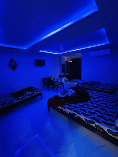 Bed in Moven Inn Hotel Islamabad