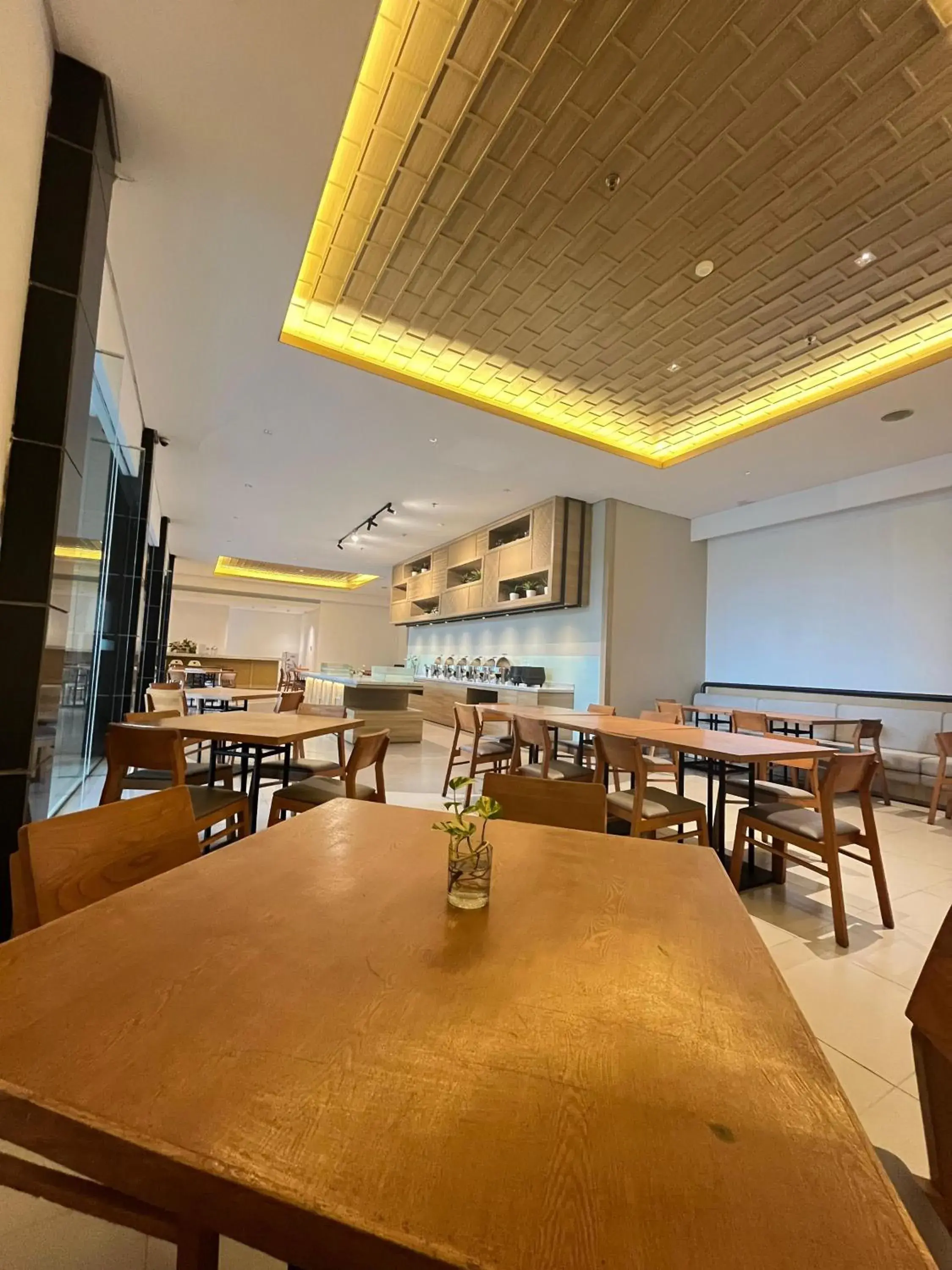 Restaurant/places to eat in ILLIRA Lite Praya Lombok Restaurant/places to eat in ILLIRA Lite Praya Lombok