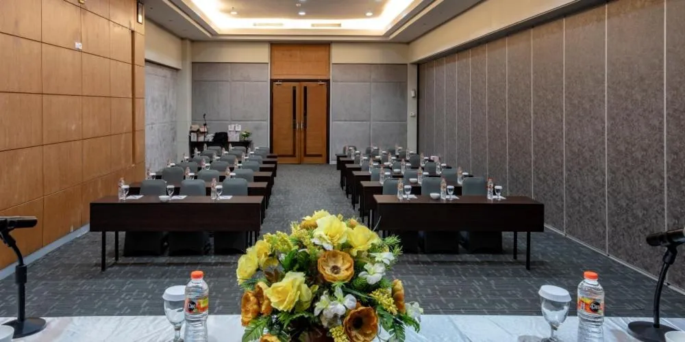 Meeting/conference room in ILLIRA Lite Praya Lombok