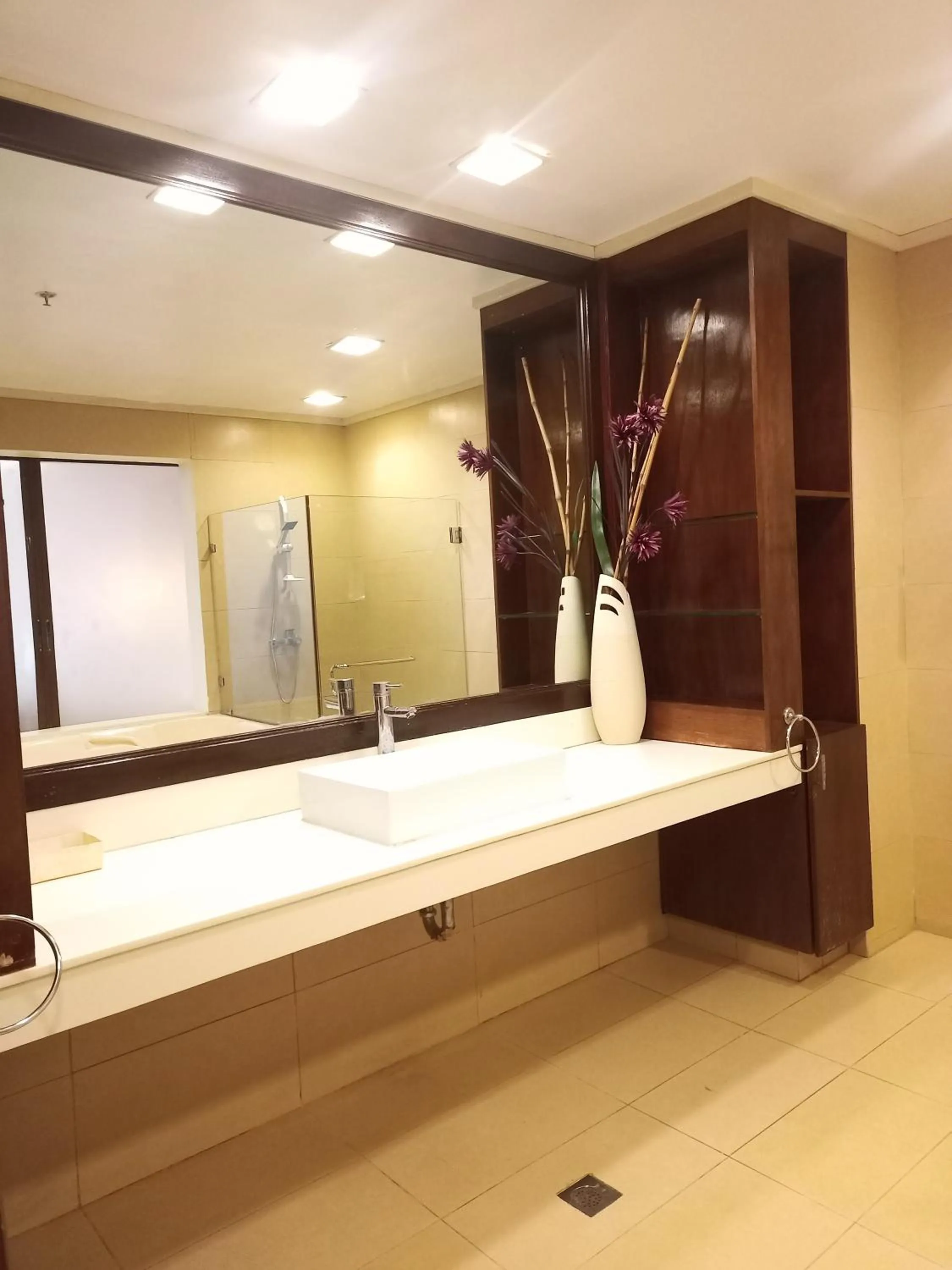 Coron Gateway Hotel & Suites