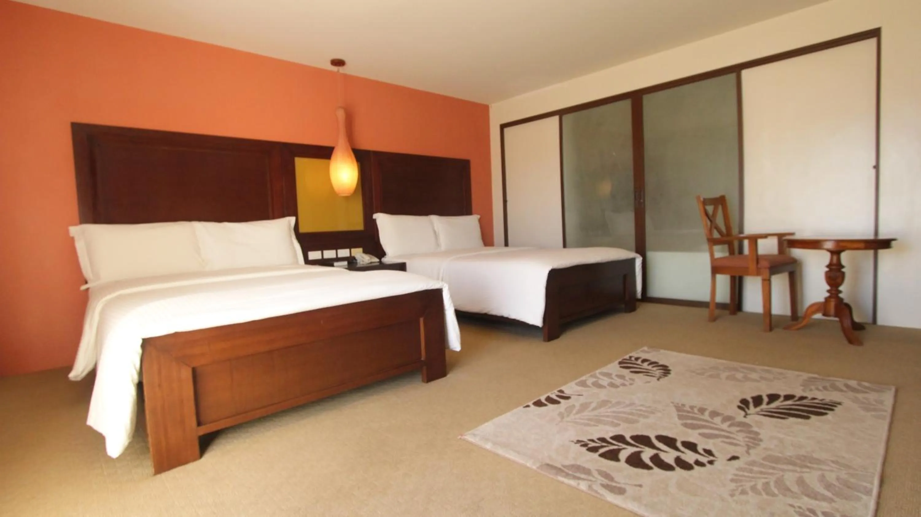 Bed in Coron Gateway Hotel & Suites