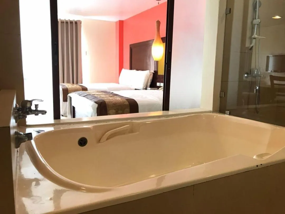 Bathroom, Bed in Coron Gateway Hotel & Suites