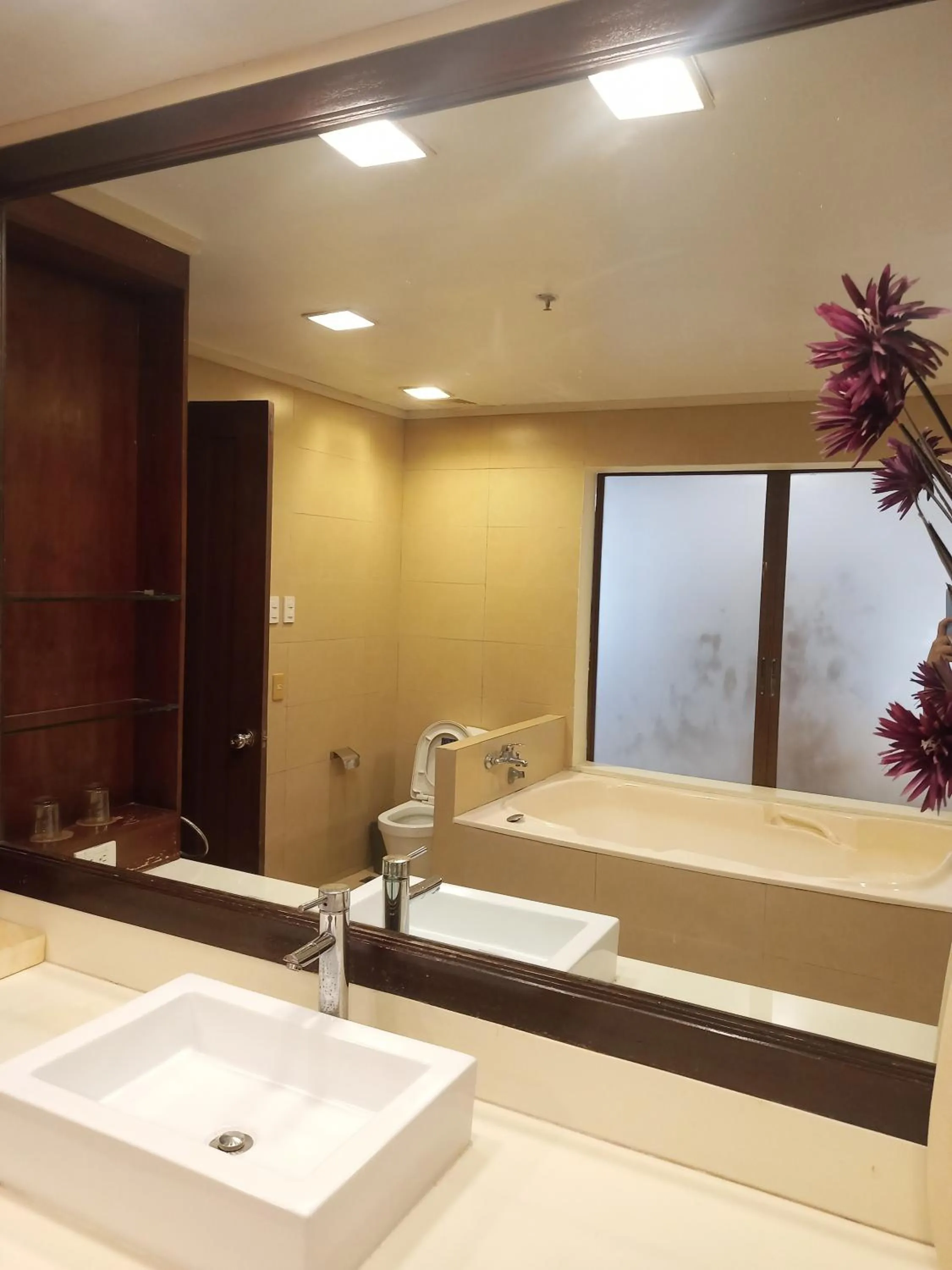 Coron Gateway Hotel & Suites