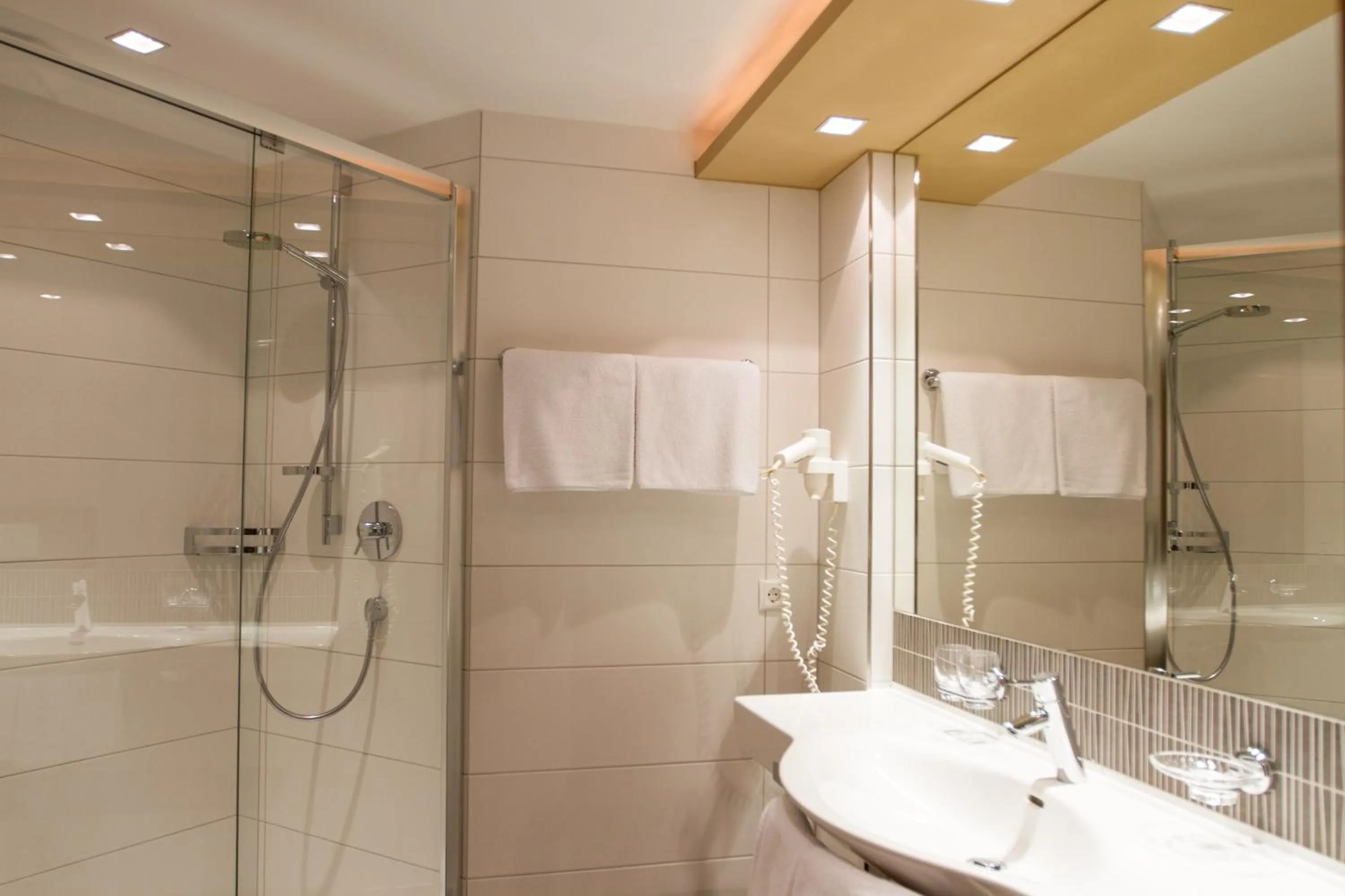 Bathroom in Hotel Garni Astoria