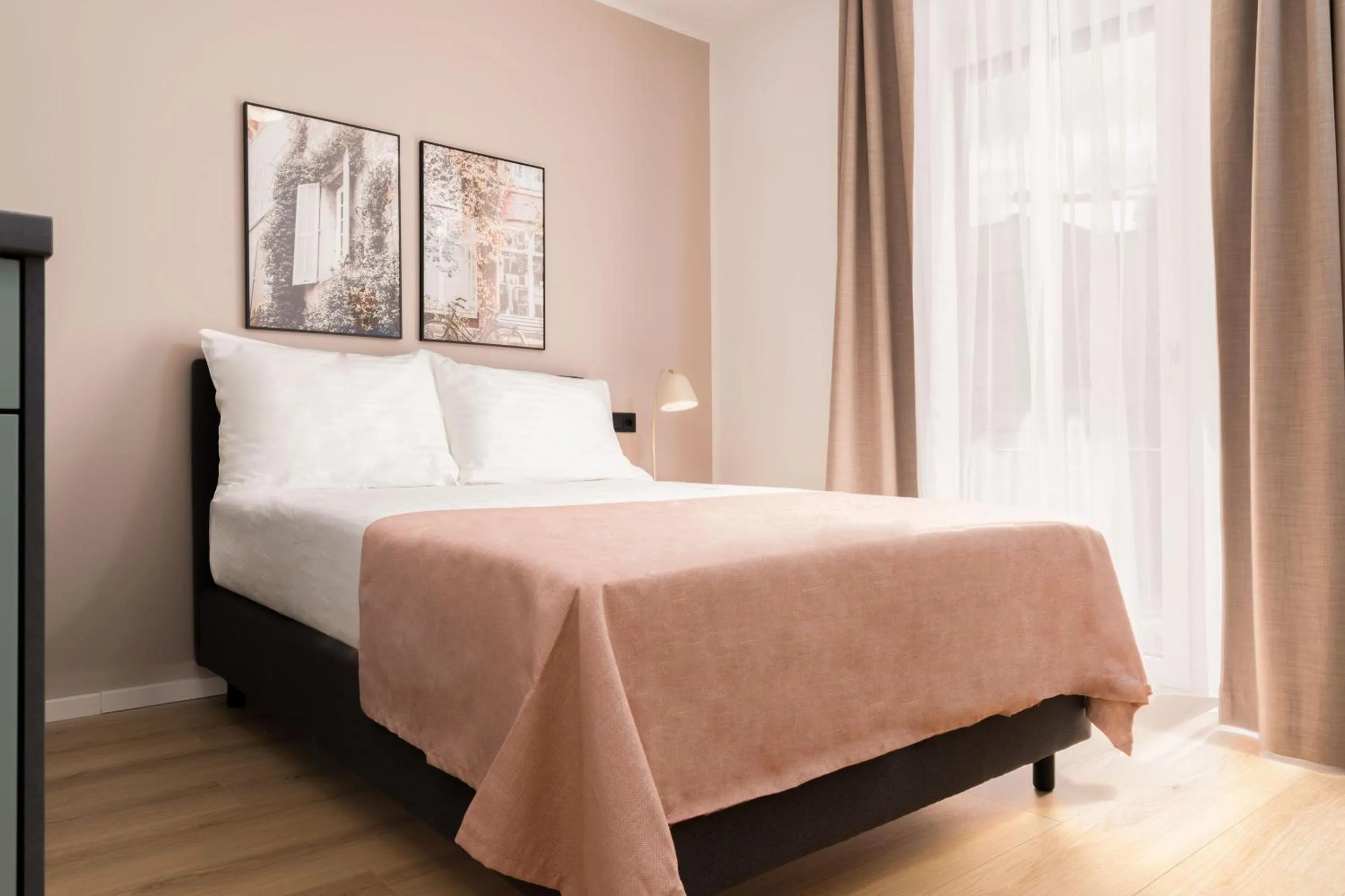 Bed in Limehome Vienna Favoritenstr