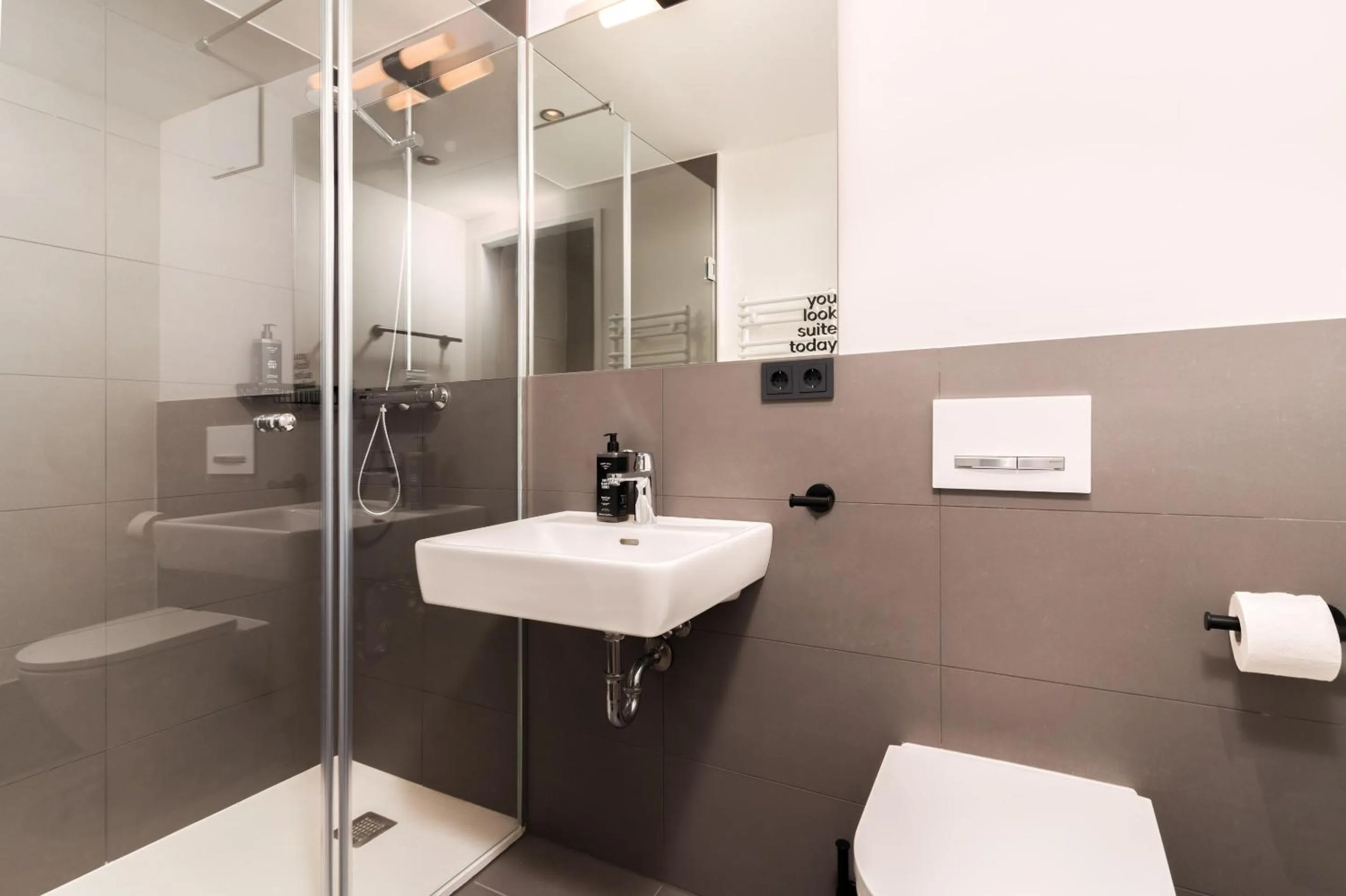 Shower in Limehome Vienna Favoritenstr