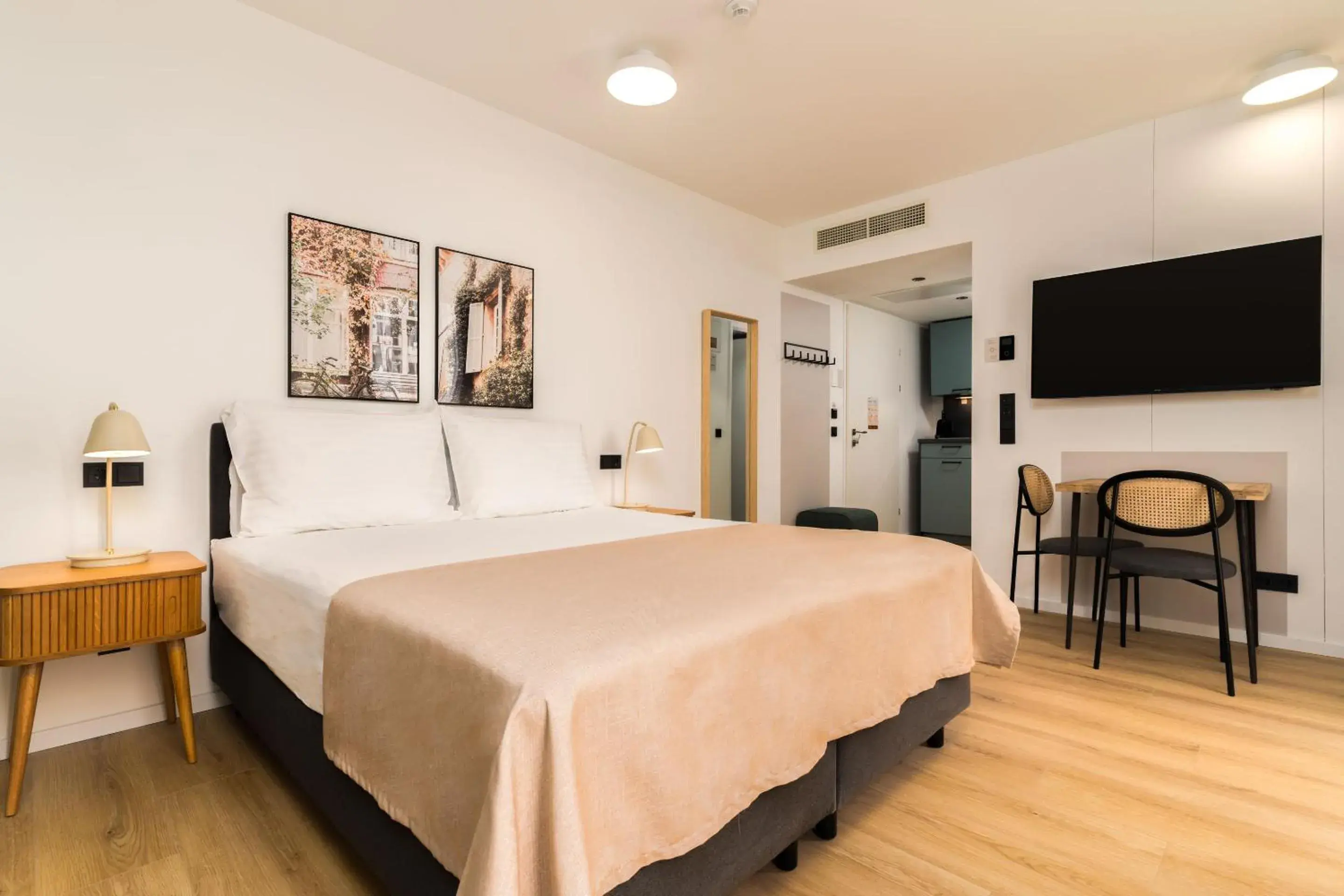 Suite with Rooftop Terrace in Limehome Vienna Favoritenstr Suite with Rooftop Terrace in Limehome Vienna Favoritenstr