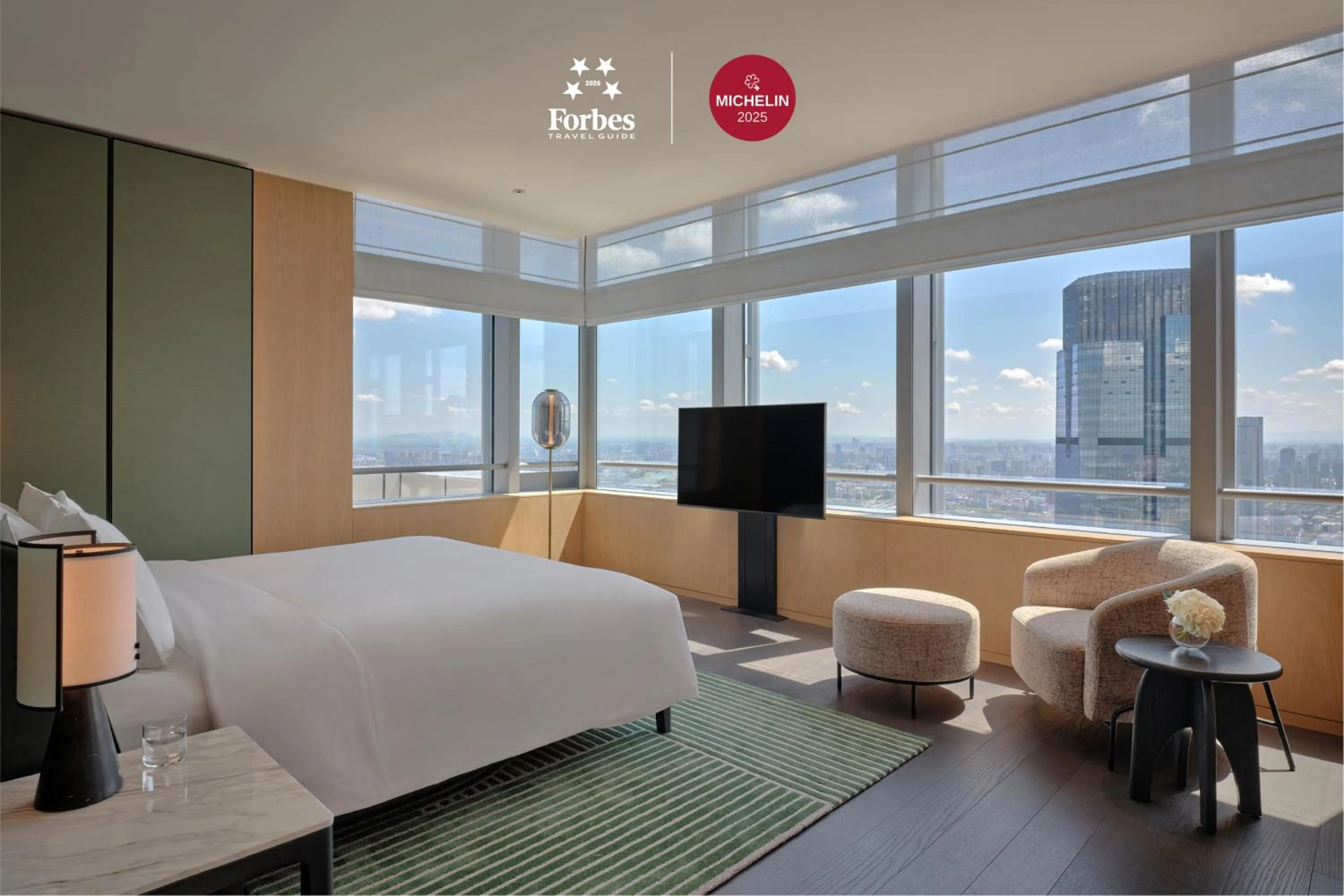 Bed in Park Hyatt Changsha