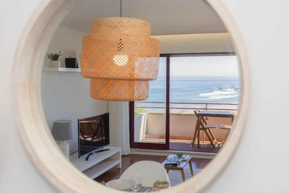 Liiiving in Matosinhos - Seaside Balcony Apartment