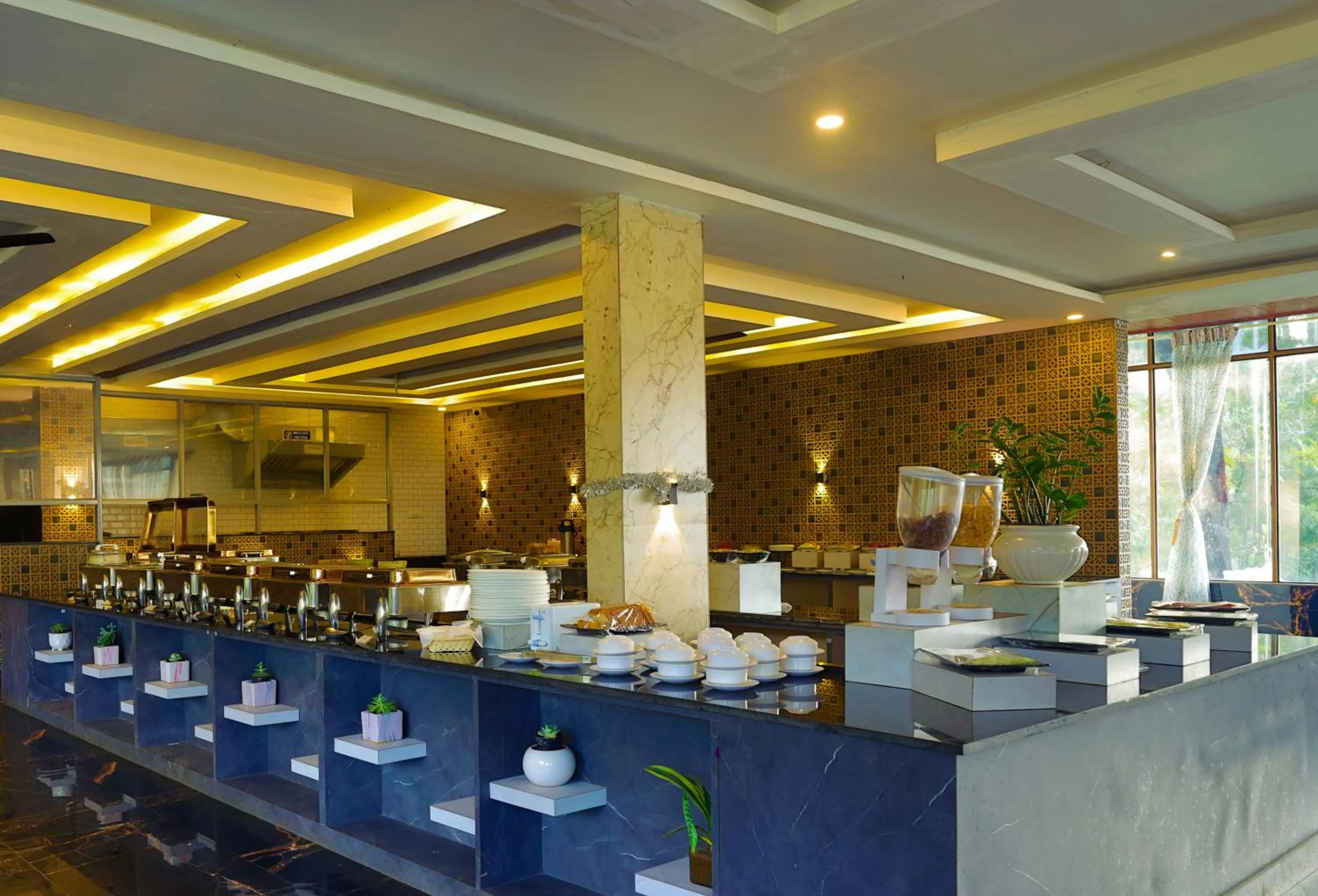 Restaurant/places to eat in The Grand Retreat - Chikmagalur