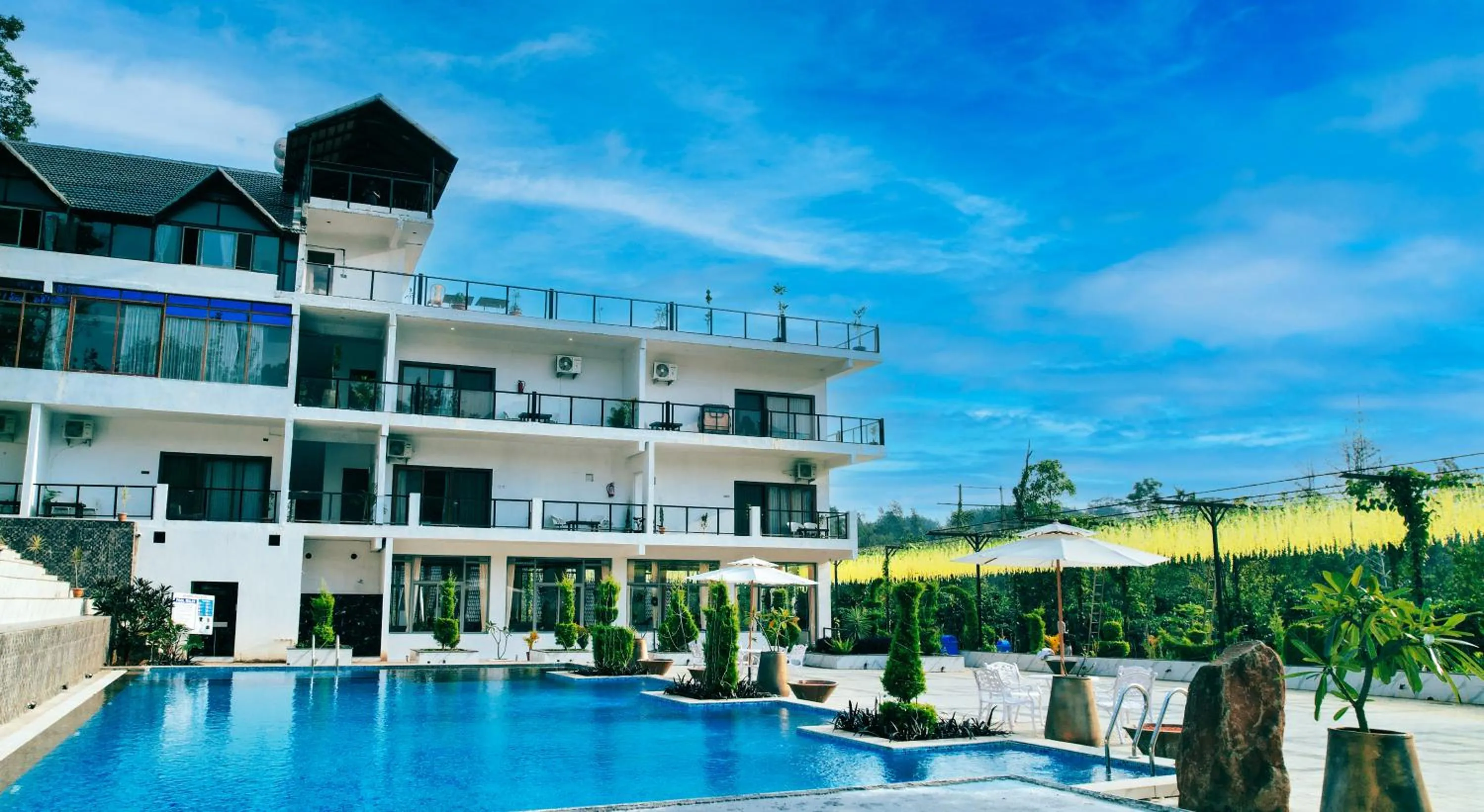 Swimming pool in The Grand Retreat - Chikmagalur