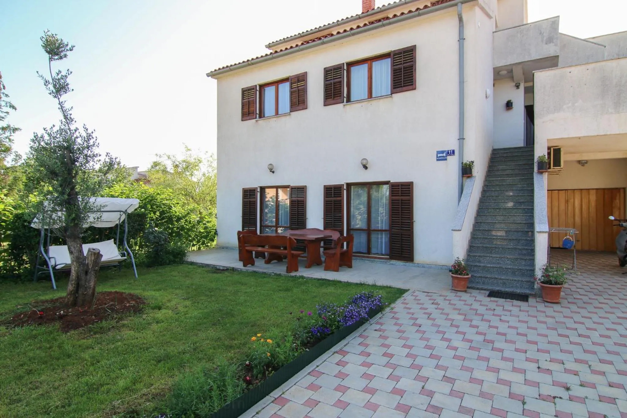 Apartments Milovan