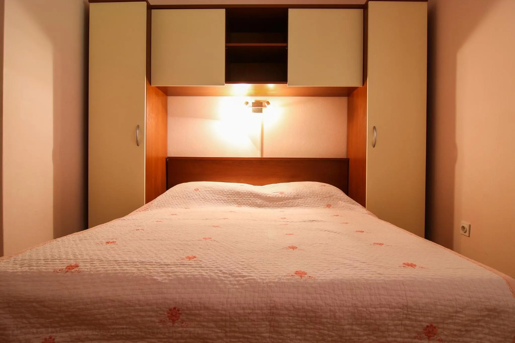 Apartments Milovan