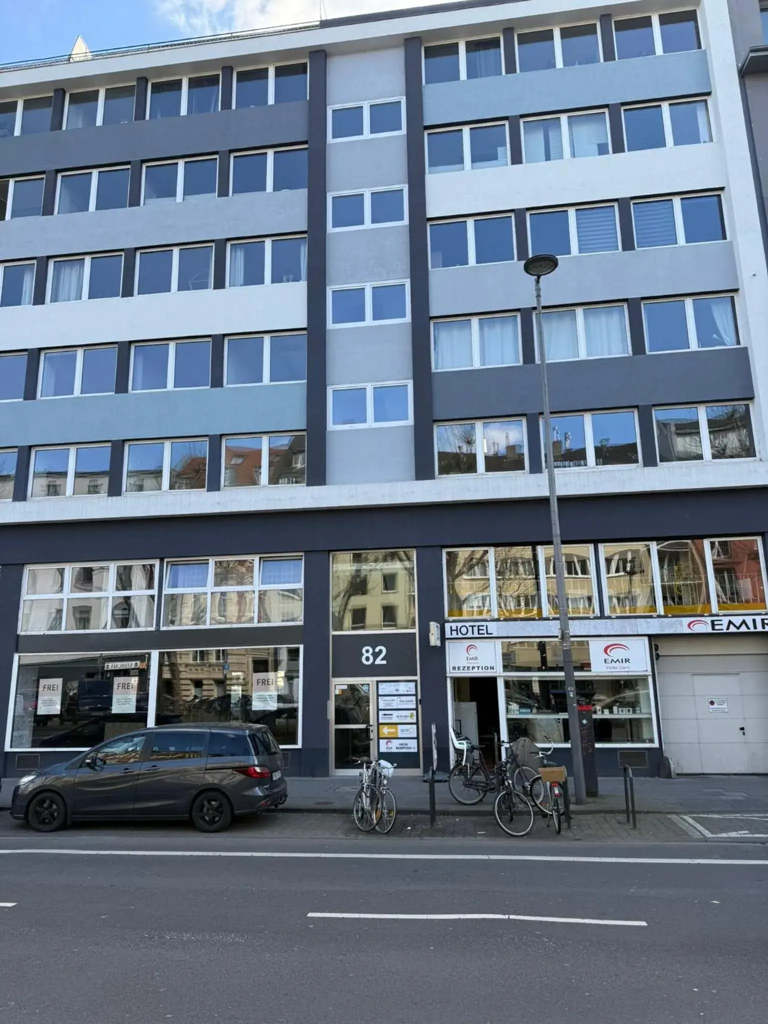 Property building in Hotel Garni Emir Property building in Hotel Garni Emir