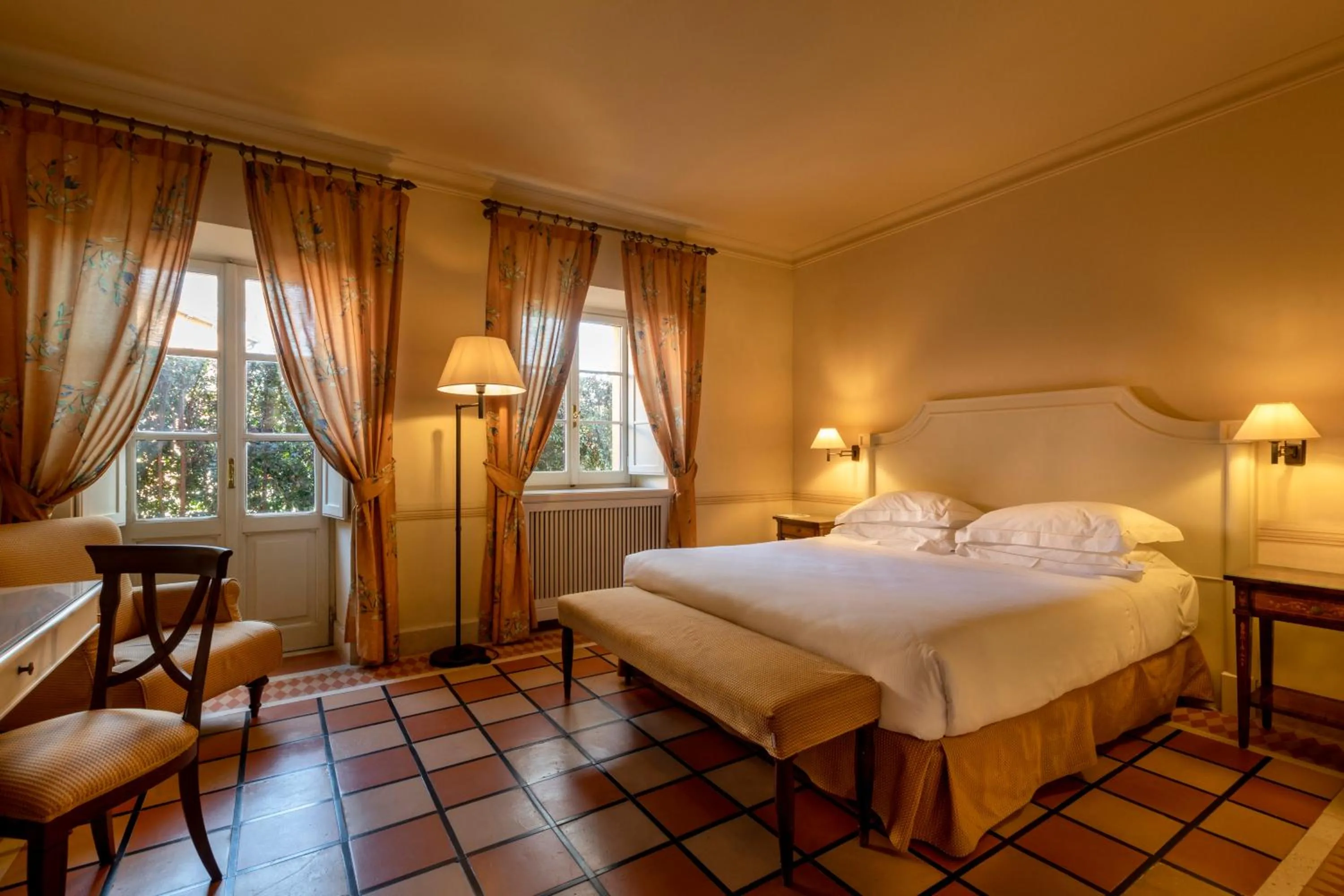 Bed in QC Grand Hotel Roma