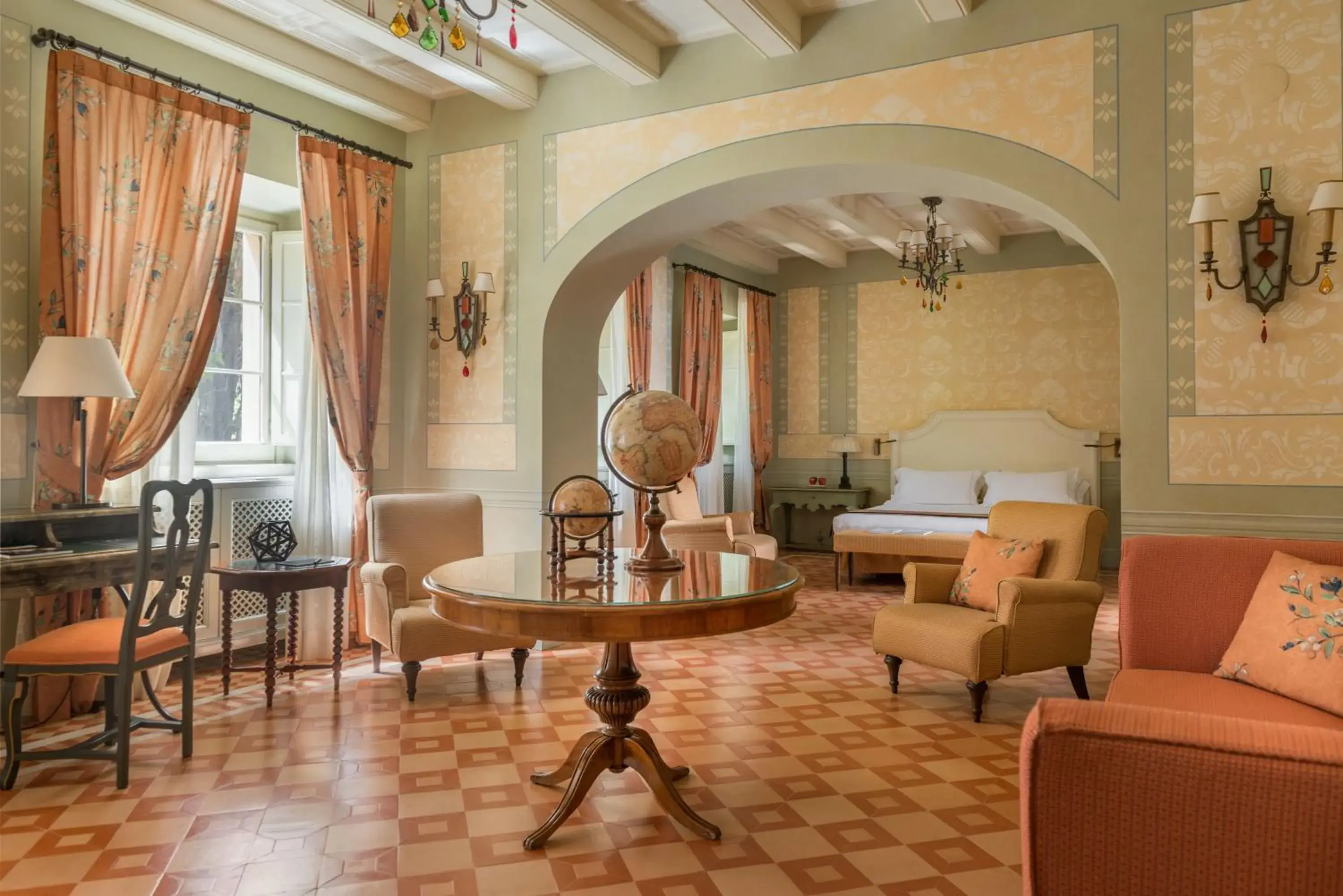 Superior Suite in QC Grand Hotel Roma Superior Suite in QC Grand Hotel Roma