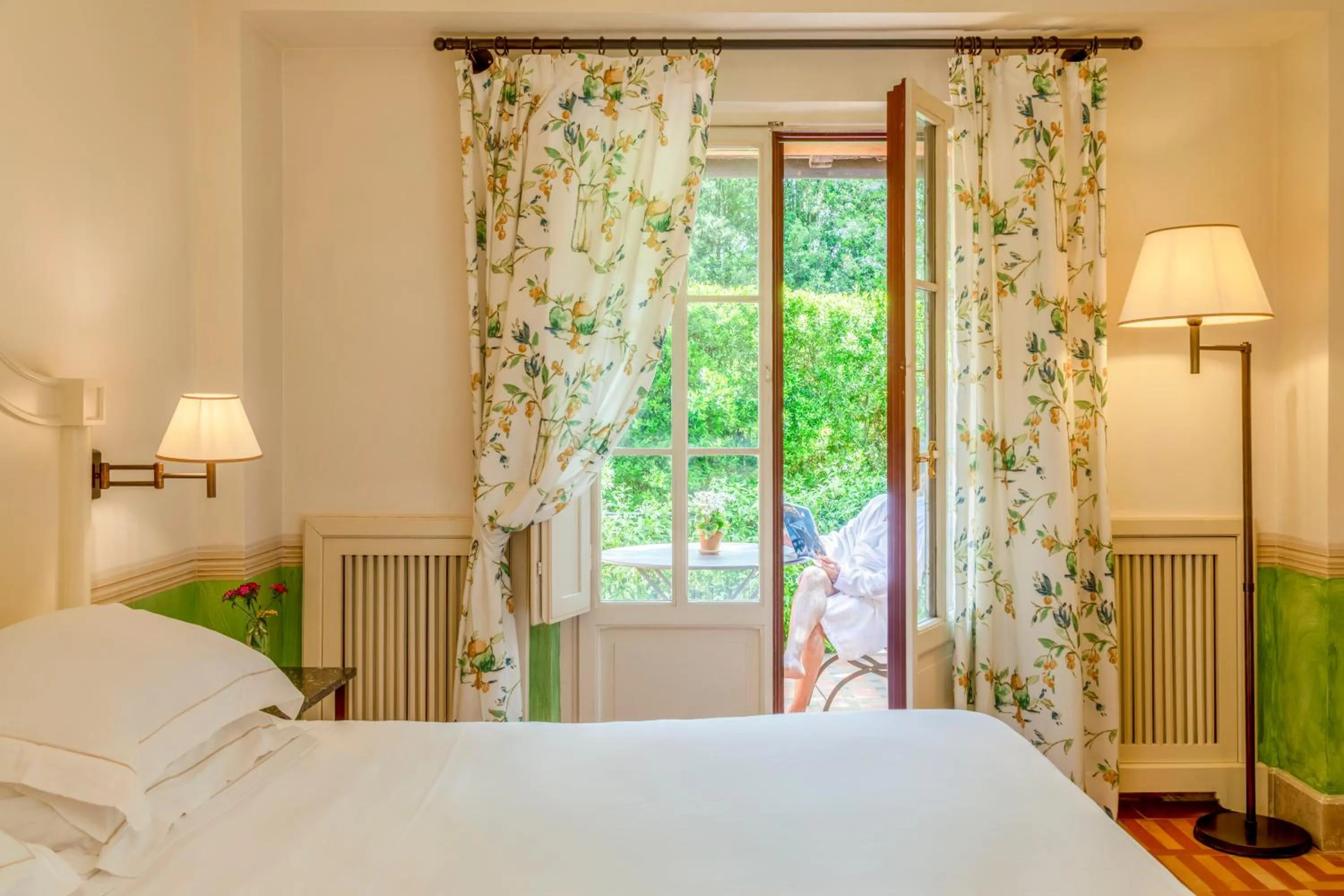 Balcony/Terrace, Bed in QC Grand Hotel Roma