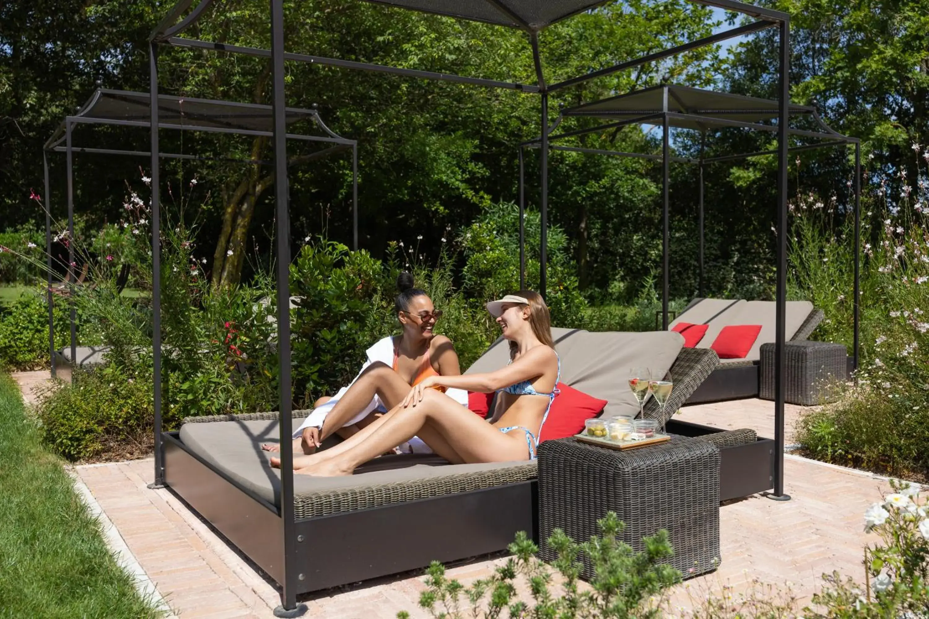 Swimming pool in QC Grand Hotel Roma Swimming pool in QC Grand Hotel Roma