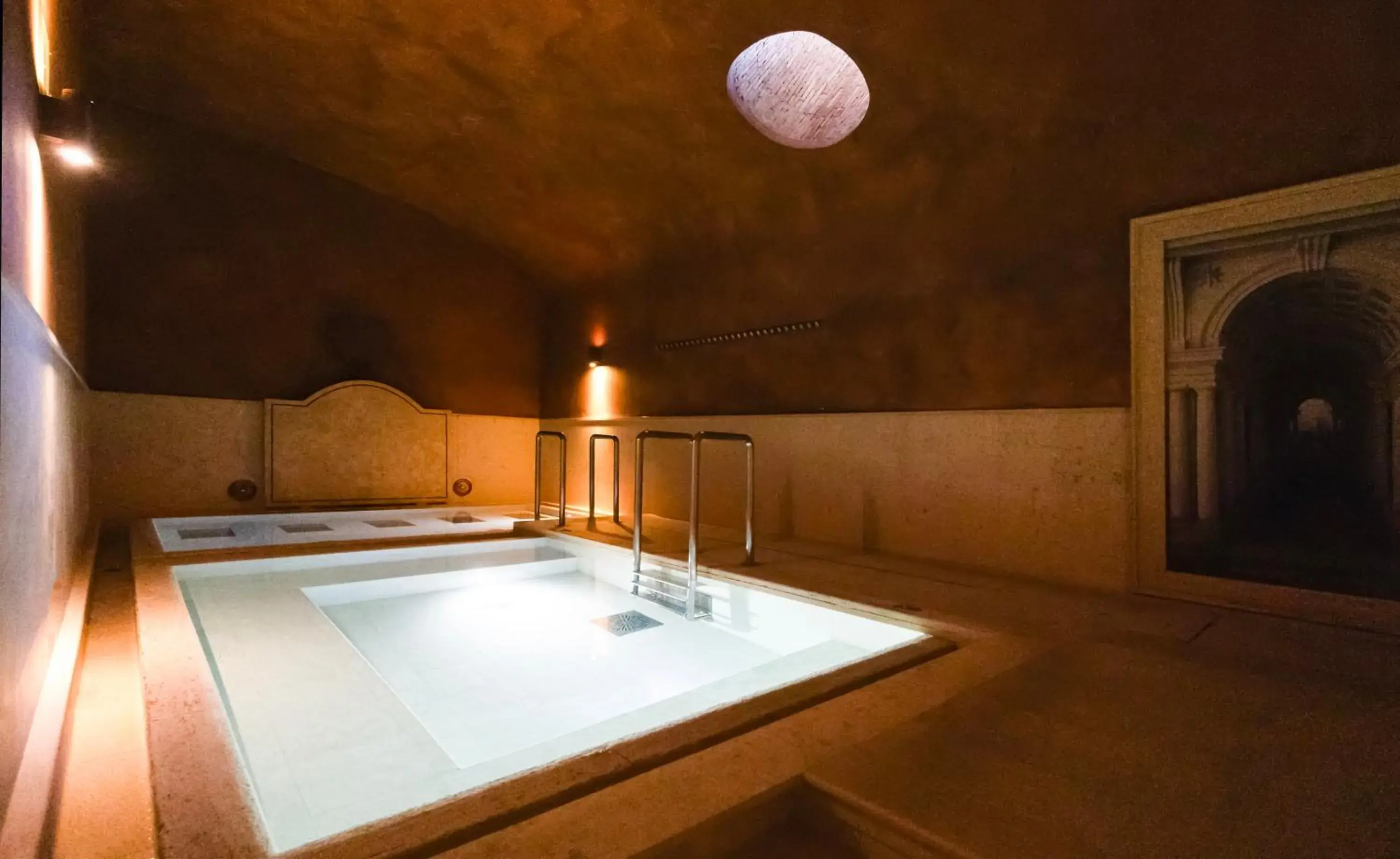 Spa and wellness centre/facilities in QC Grand Hotel Roma Spa and wellness centre/facilities in QC Grand Hotel Roma