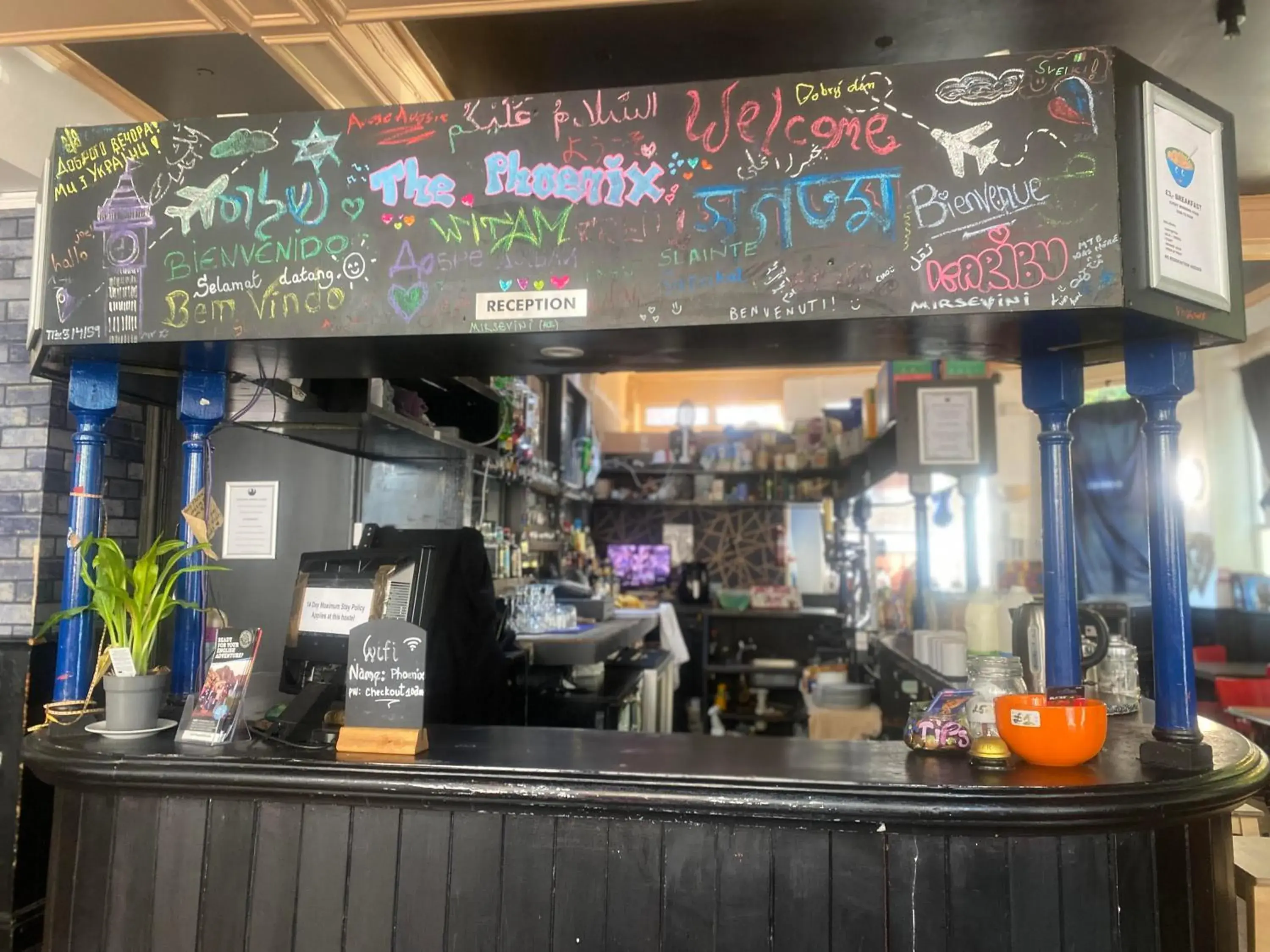 Lounge or bar in The Phoenix Hostel Paddington Lounge or bar in The Phoenix Hostel Paddington