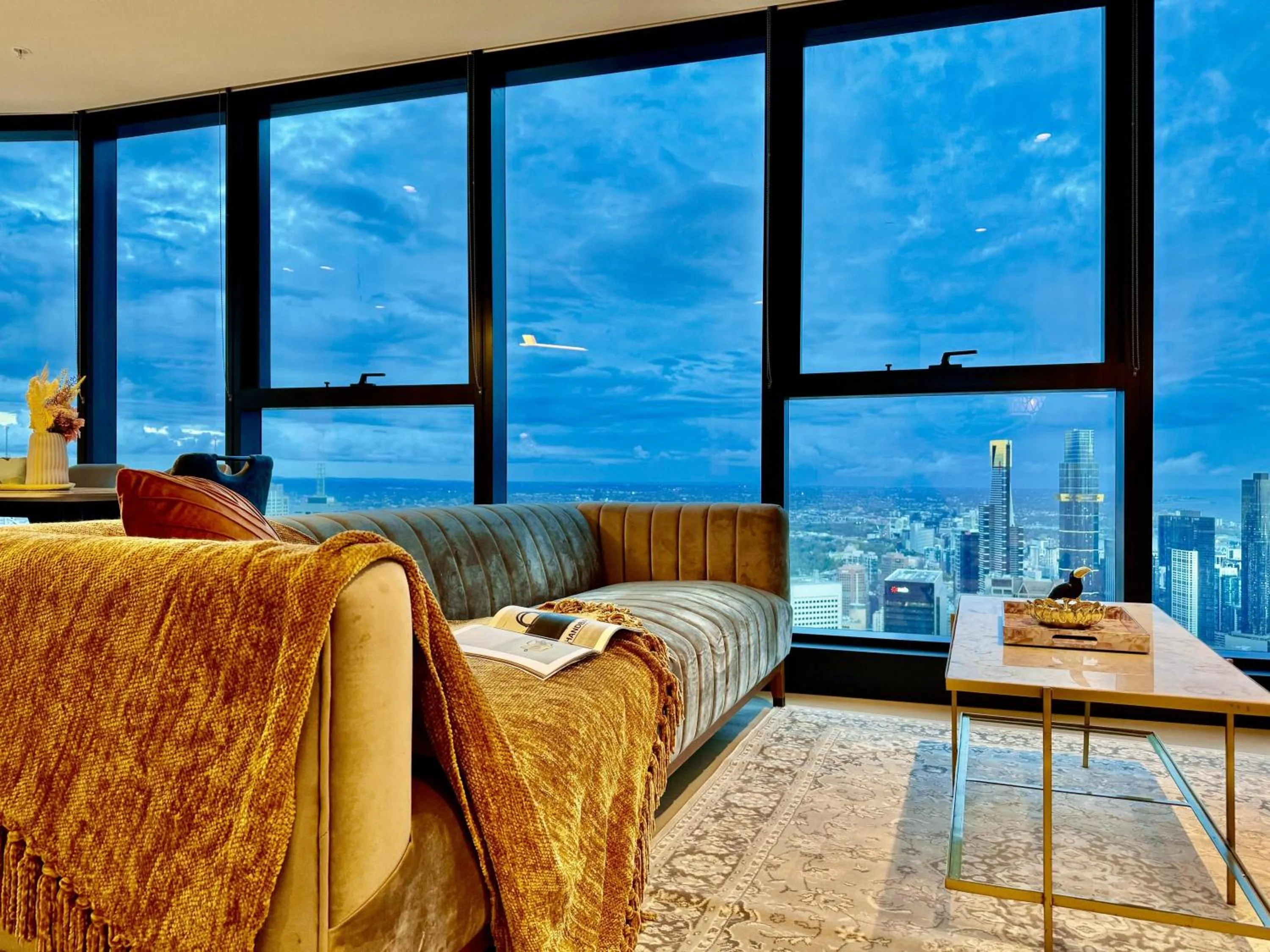 Sky High 3 Beds Apartment