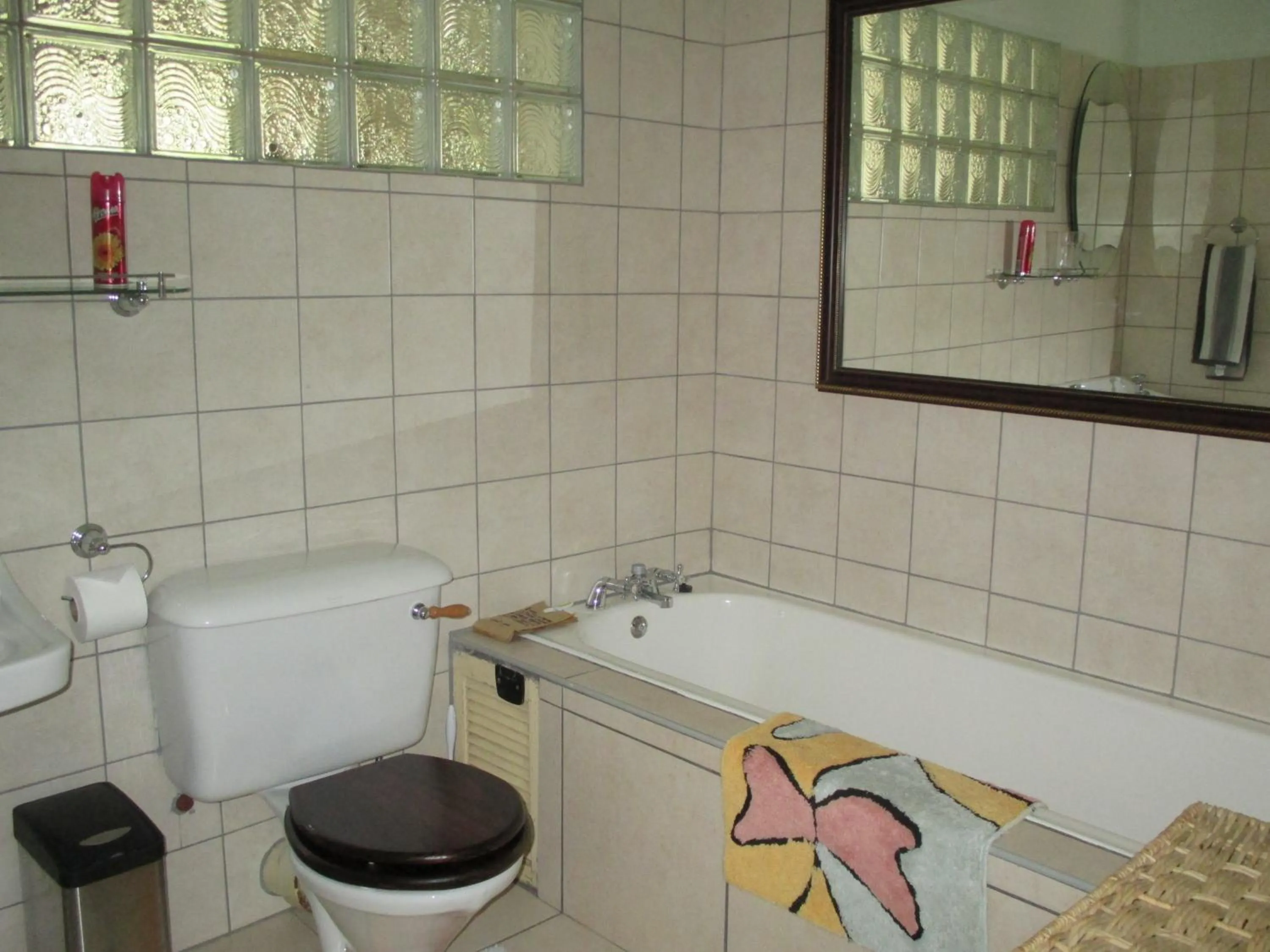 Bathroom in Meander In