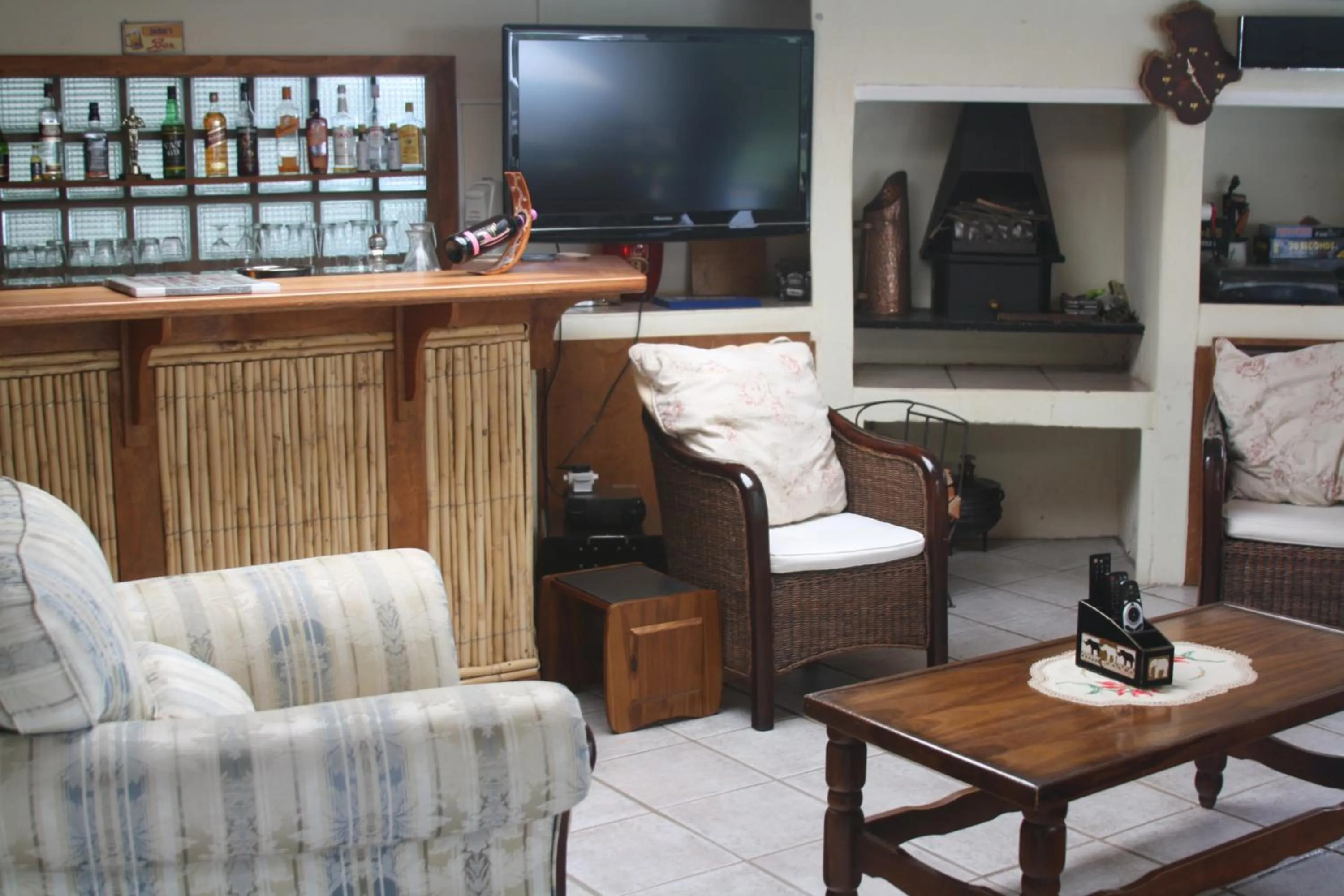 Communal lounge/ TV room in Meander In