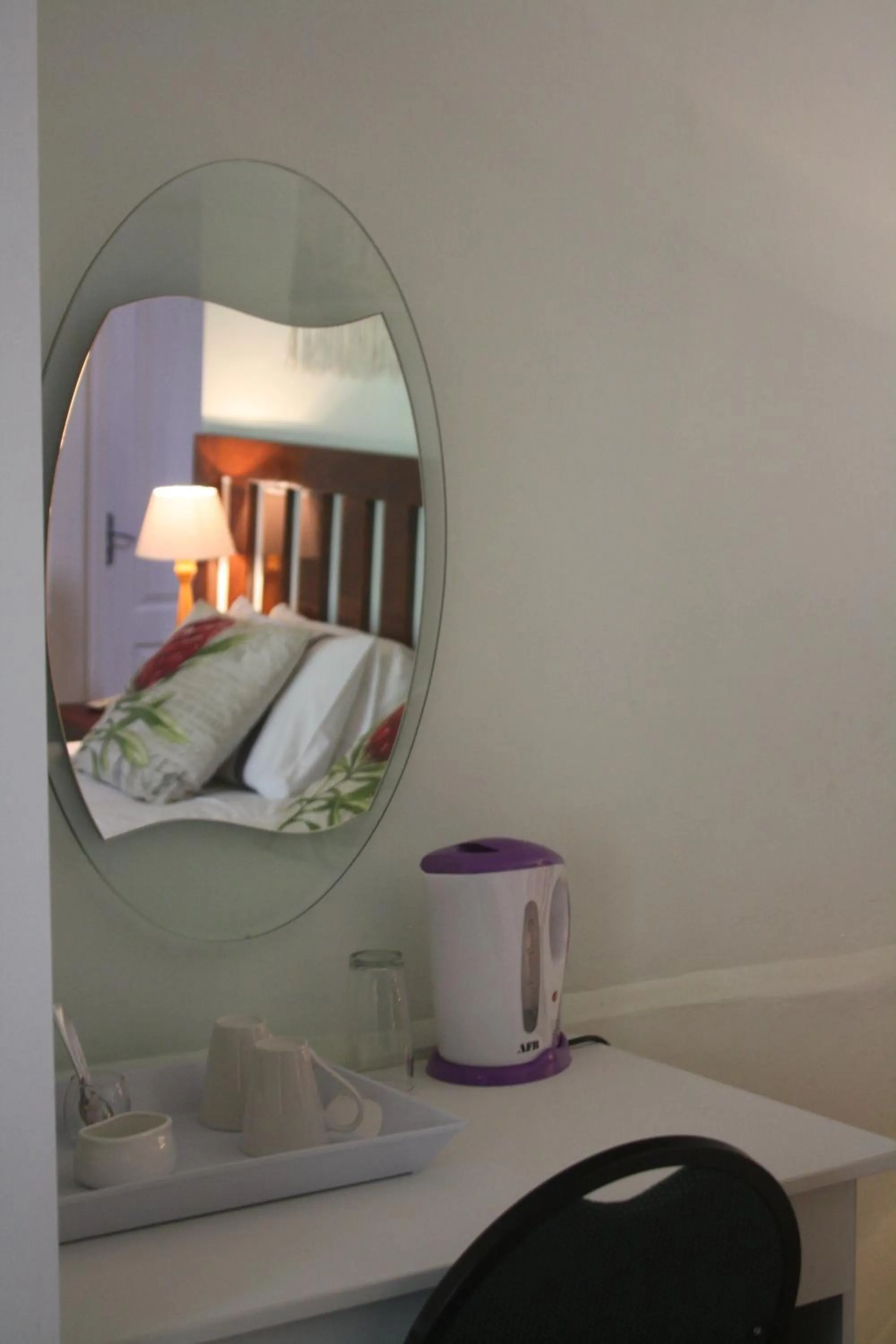 Decorative detail, Bed in Meander In