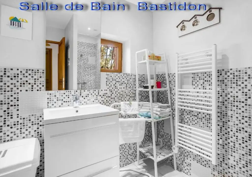 Twin Room in Domaine L'Helion Twin Room in Domaine L'Helion