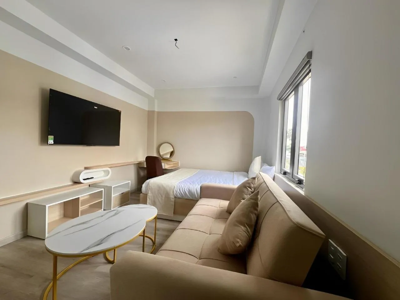 Seating area in Hoang Thang 1 Hotel Da Lat City