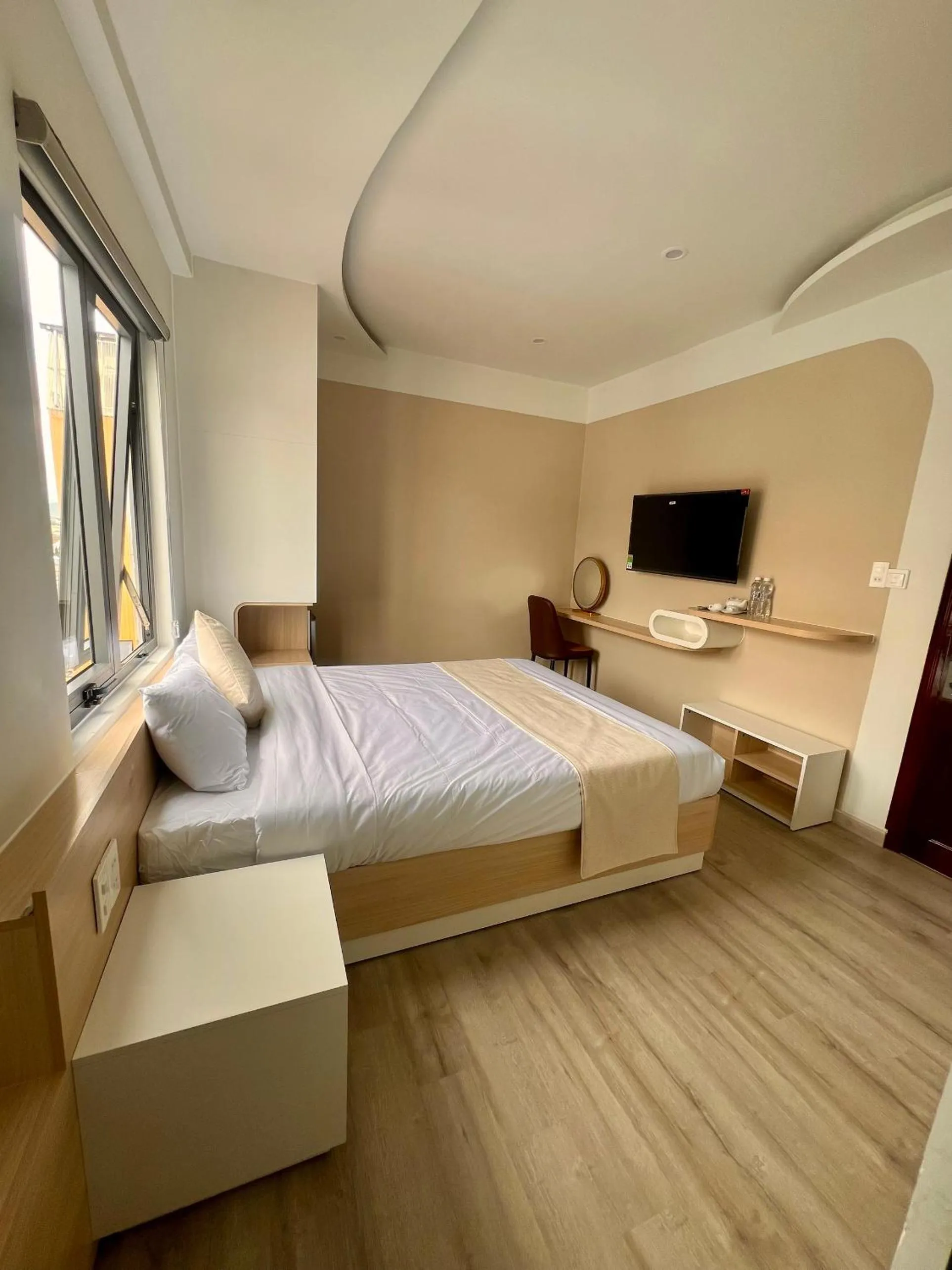 Photo of the whole room, Bed in Hoang Thang 1 Hotel Da Lat City