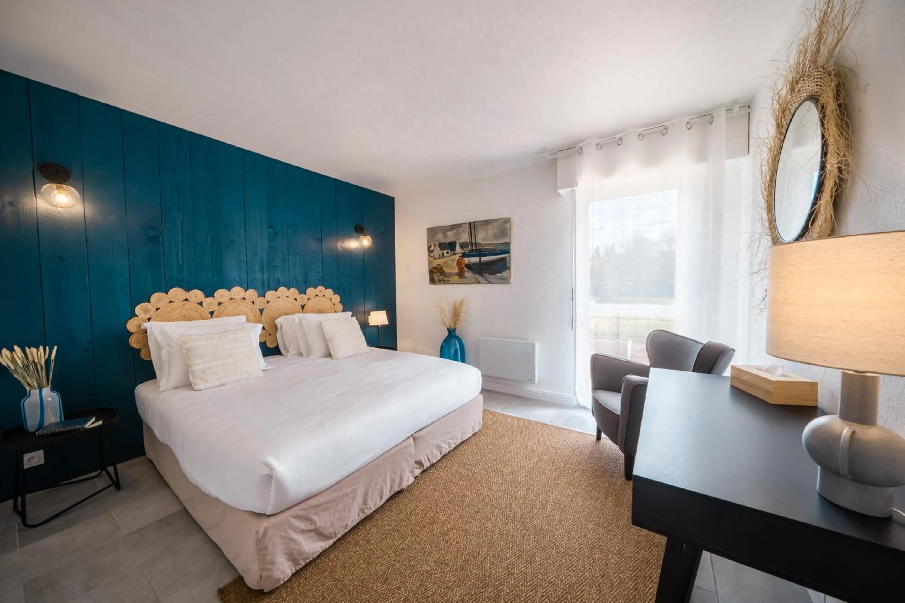 Bed in Hôtel de la Brière et Restaurant Les Krapados